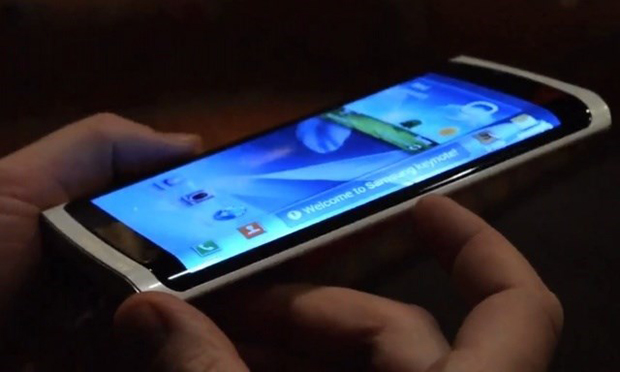 傳聞中 Galaxy Note 4 所配上的弧形屏幕。