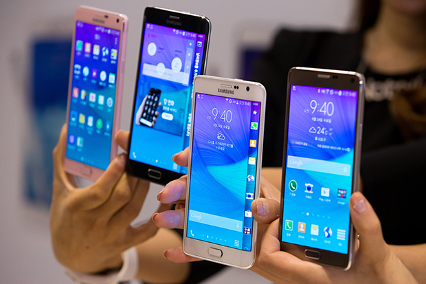 Samsung Electronics Co. Launches The Galaxy Note 4 Smartphone, Gear S Smartwatch And Gear Virtual-Reality Headset