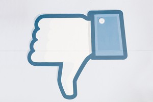 Facebook已用多年的「Dislike」，成為了網絡欺凌的工具？