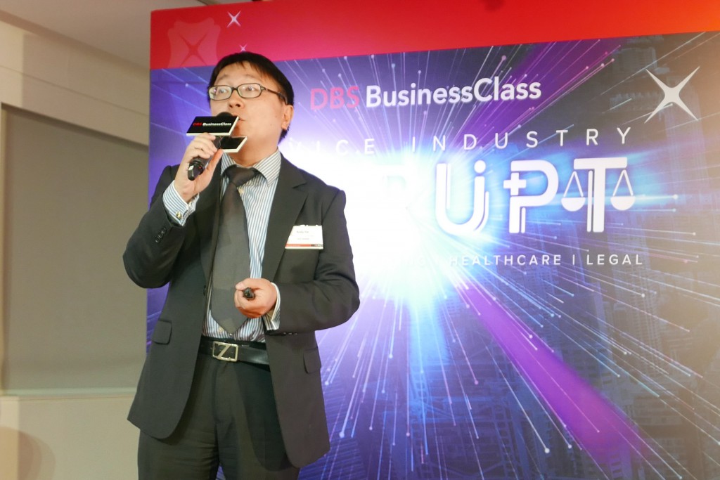 香港電訊商業客戶產品及市務高級經理葉安迪先生，分享了中小企申請科技券的秘訣。