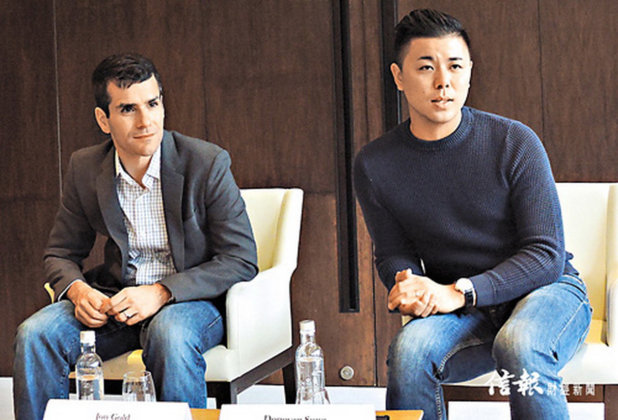 宋嘉寧（右）表示，小米與Google合作會是雙贏局面，左為Google安卓合作計劃總監Jon Gold。（岑梽豪攝）
