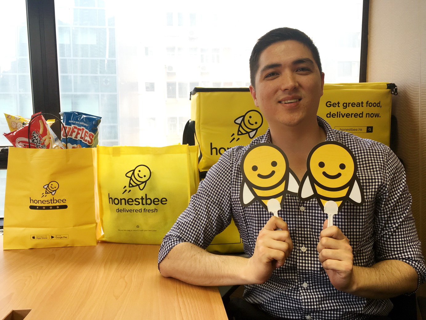 honestbee香港區總經理Derek Winder表示，港人普遍都有智能手機，對未來發展深感樂觀。（羅雅琳攝）