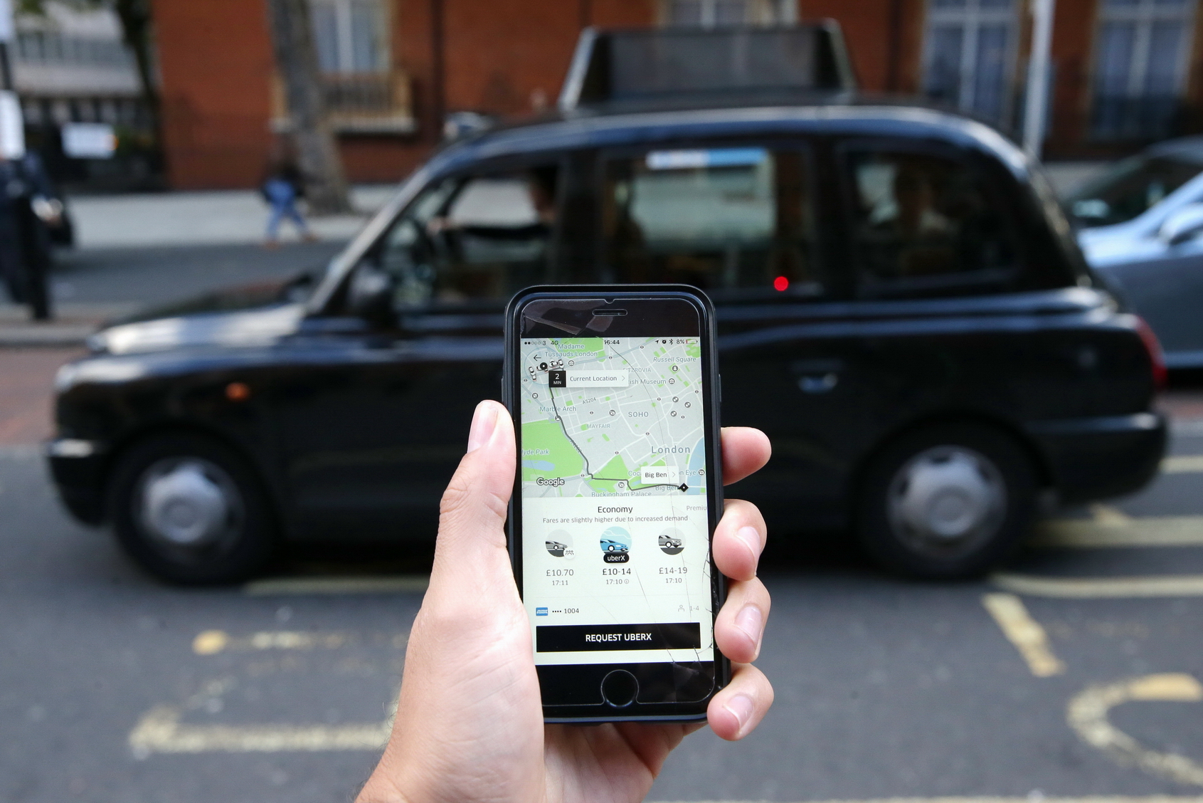 Uber佔倫敦私人召車服務市場達三分一，有350萬用戶。（法新社資料圖片）