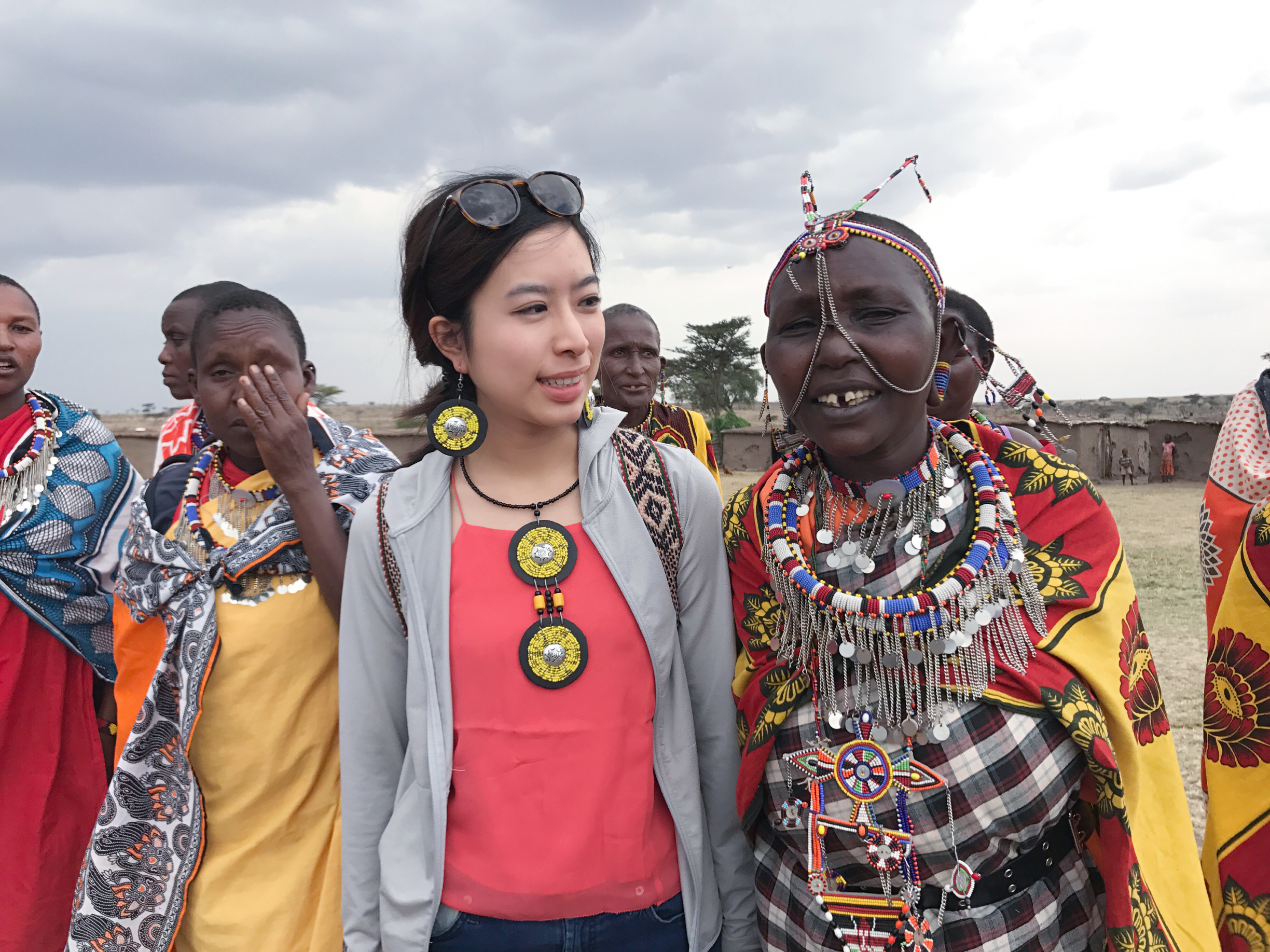 3位創辦人都熱愛探索世界，早前Teresa去非洲肯尼亞做義工，探訪原住民部落馬賽族人。（相片由受訪者提供）