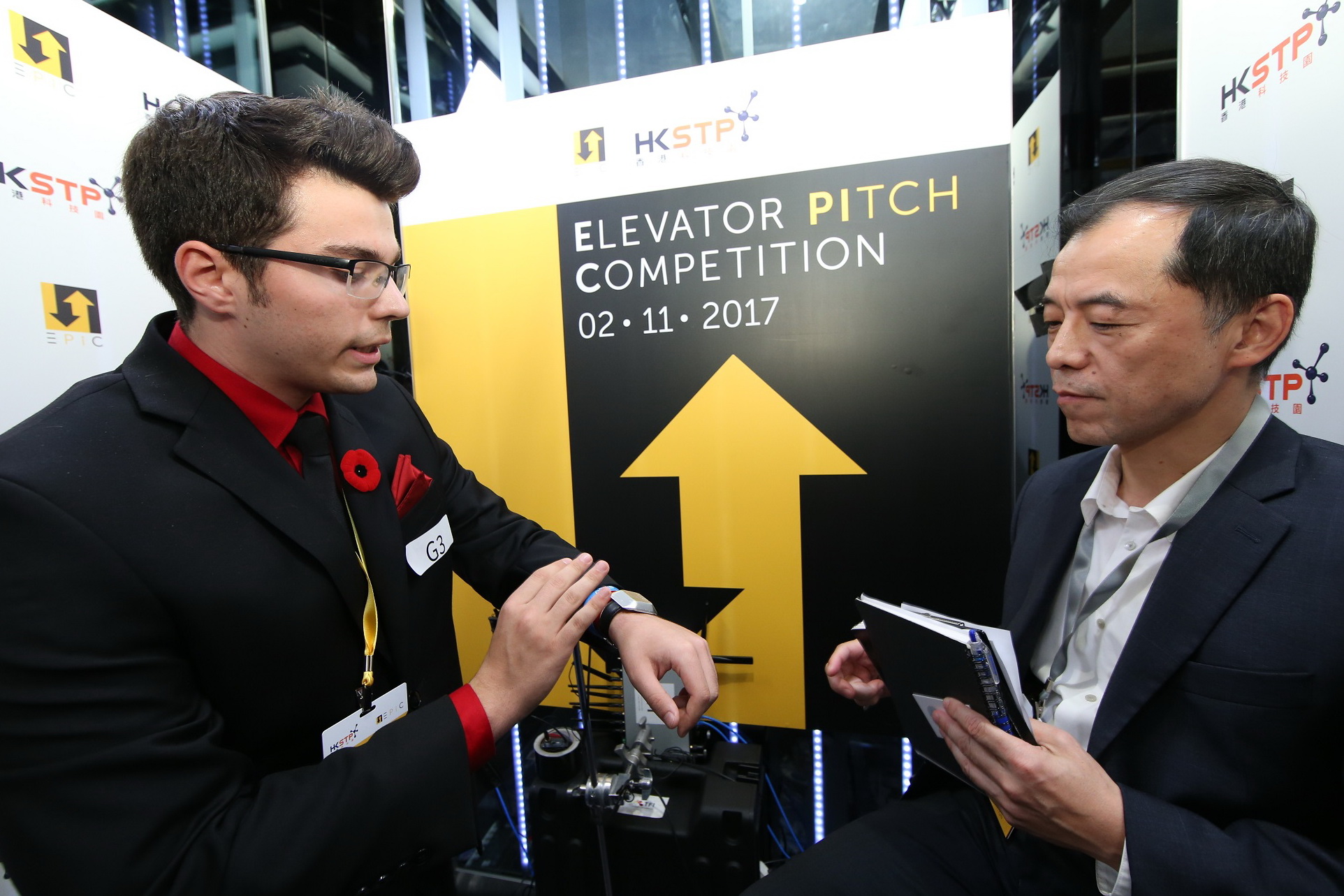 來自世界各地的100間入圍初創企業，在短短60秒的電梯旅程中向評判推介創業構思。
