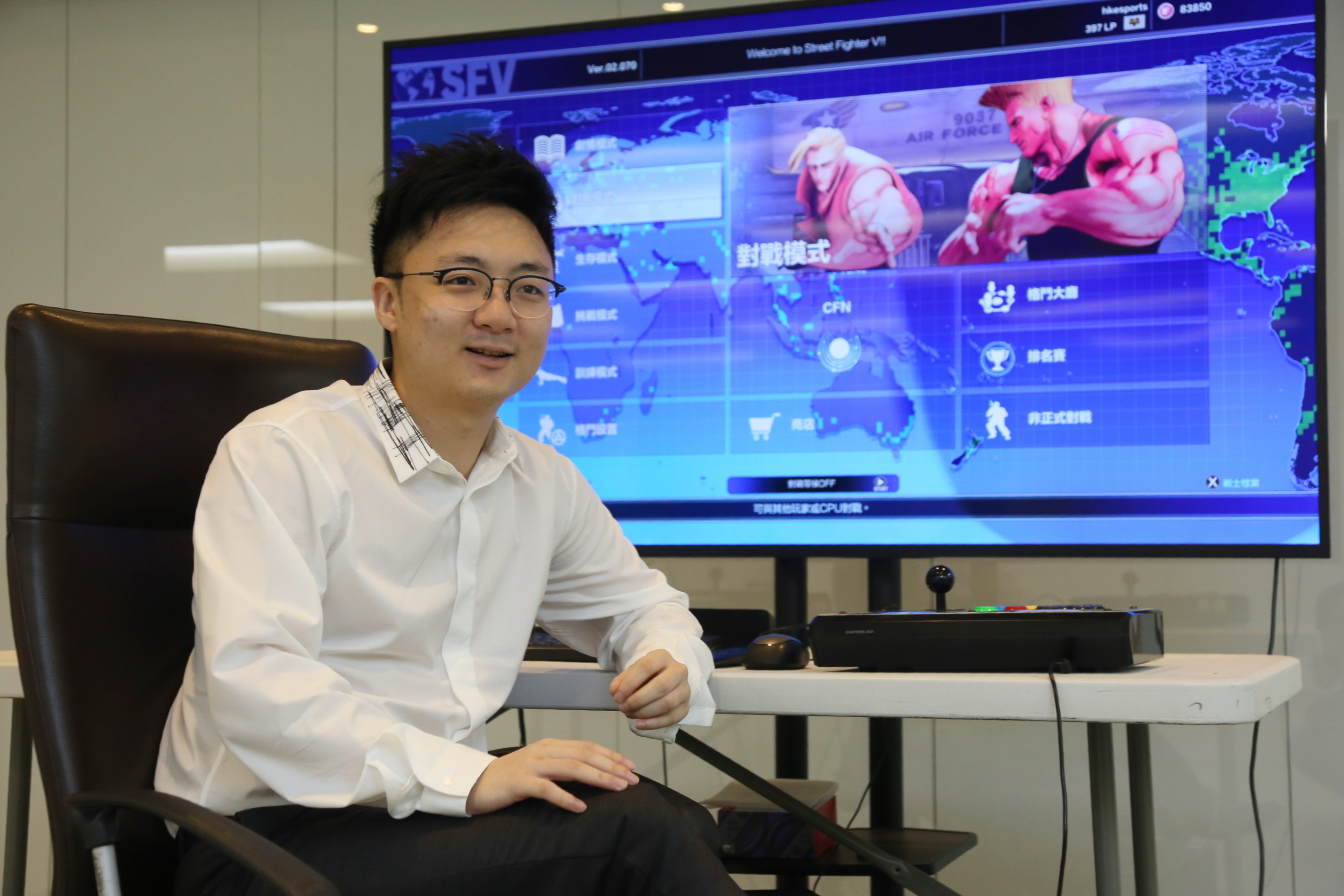 香港電子競技創辦人鍾培生認為，電競教育容易經營，兼且效果顯著。(黃潤根攝)