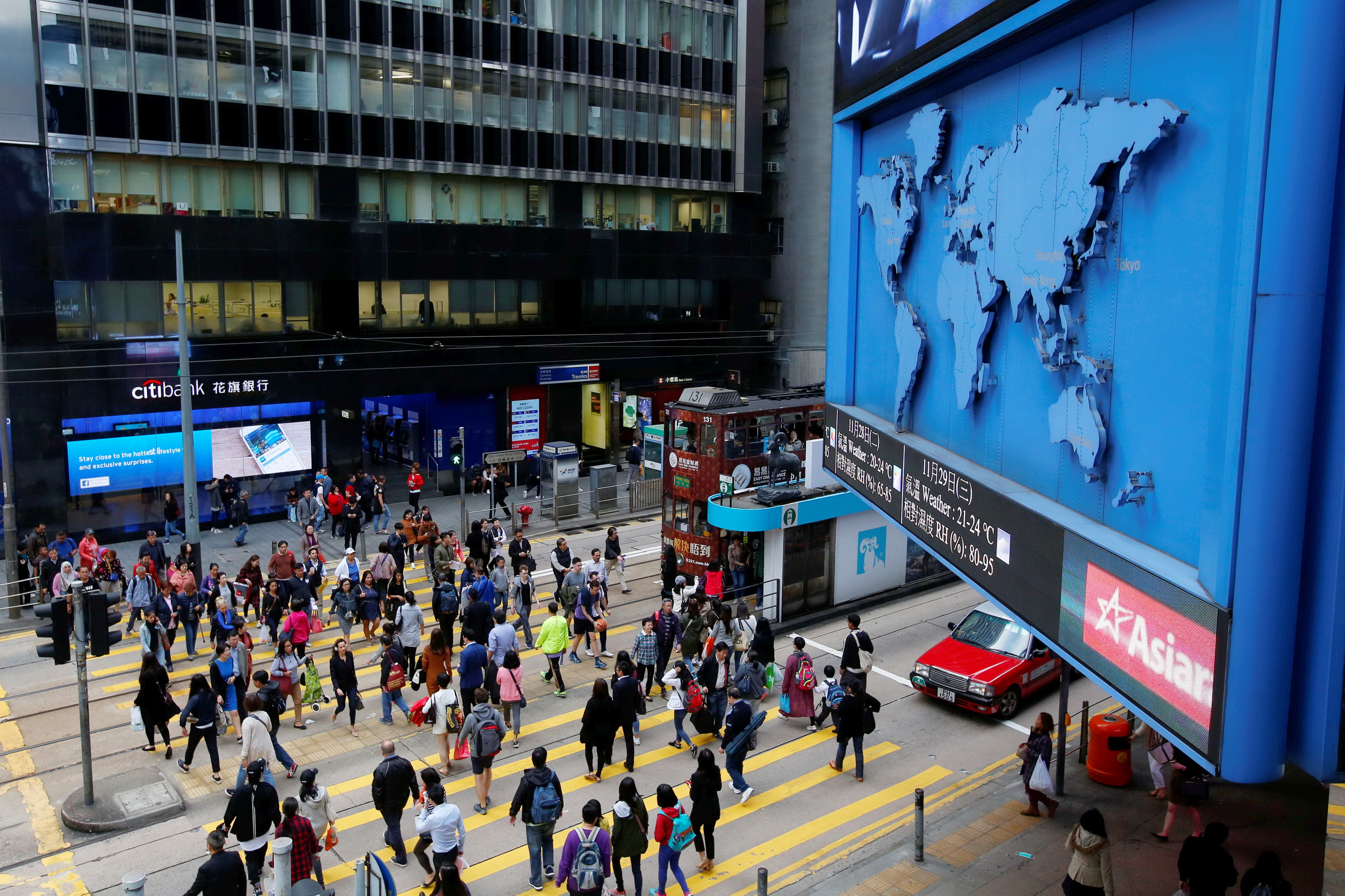 隨着網絡年代來臨，香港的亞太金融中心地位將受挑戰。（路透資料圖片）