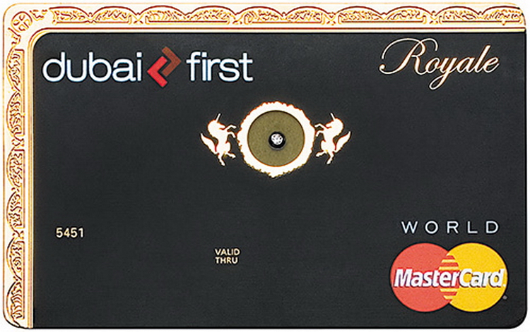 杜拜Royale Card的矜貴之處是卡上鑲了一粒0.234卡的鑽石。