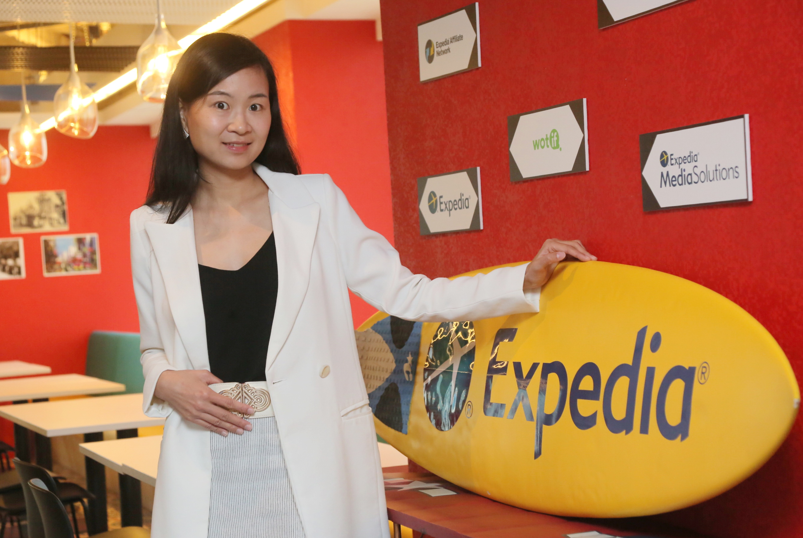 蘇嘉媛指出，Expedia可藉大數據分析客戶的旅遊習慣。（黃潤根攝）