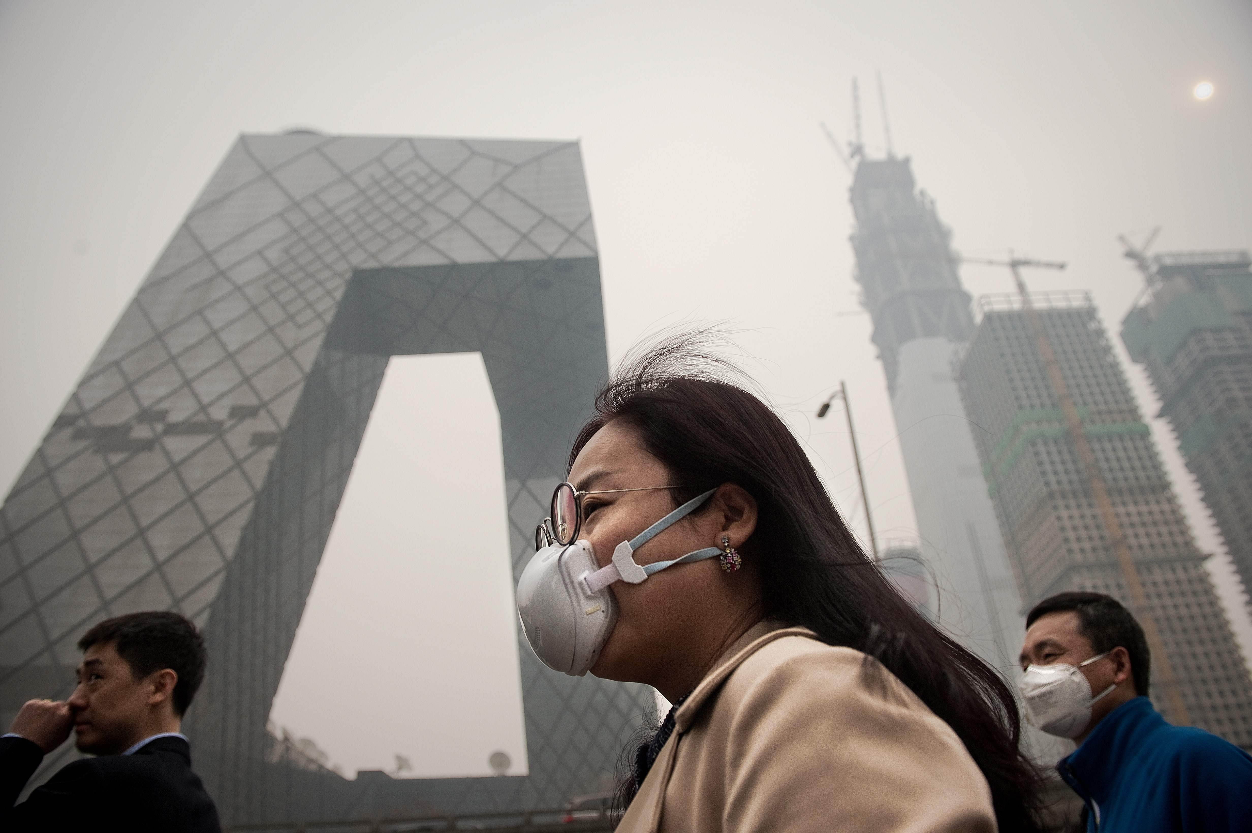 為改善北京空氣污染問題，當局已使全市實際累計遷出1992家一般製造和污染企業。 （法新社資料圖片）