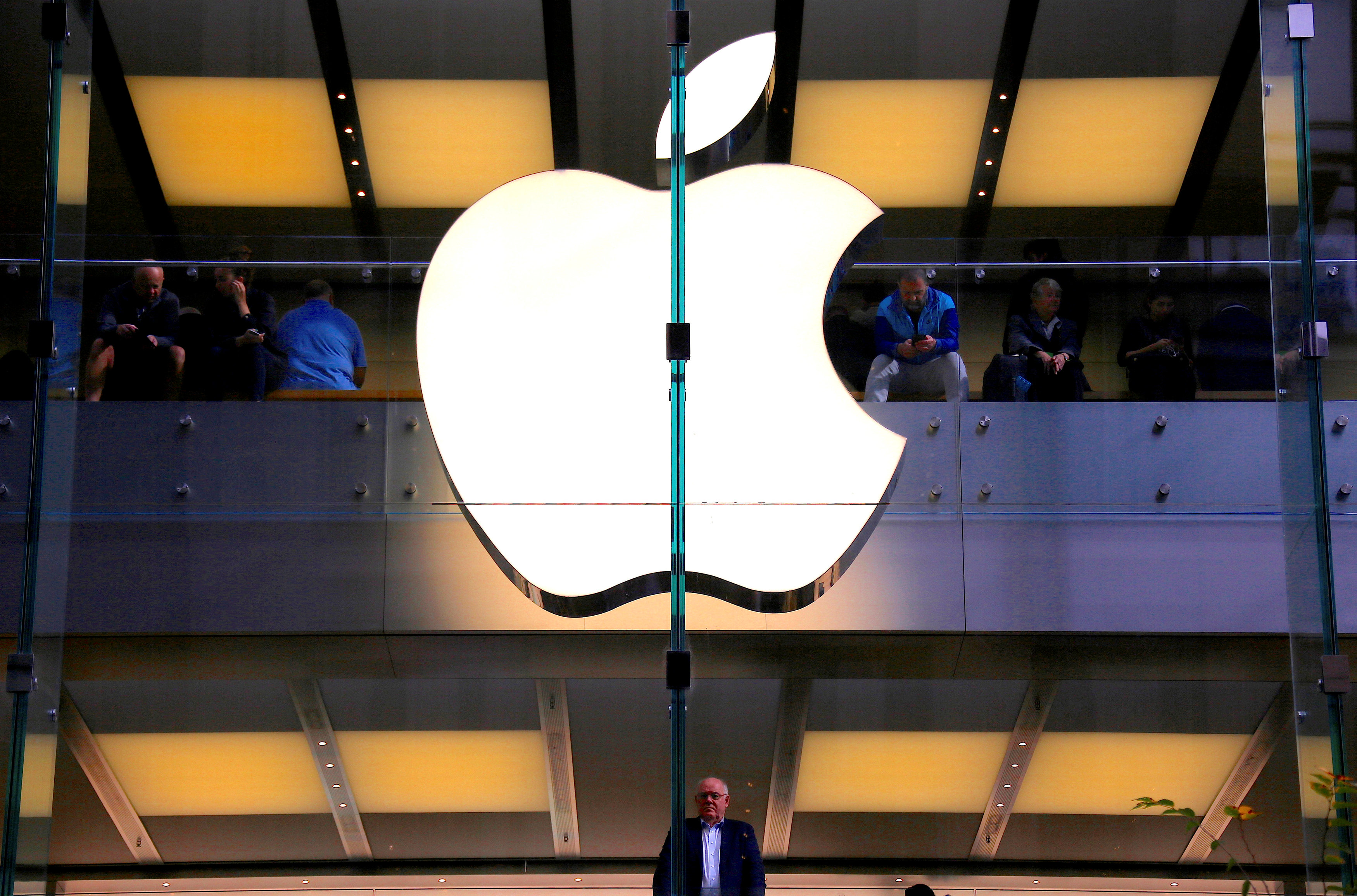 蘋果公司成為史上首間市值破萬億美元的美國上市公司。（路透資料圖片）