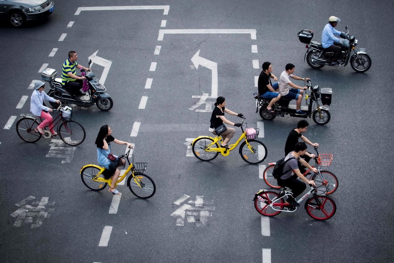 數據顯示，今年上半年有三成網民曾使用共享單車。（法新社資料圖片）