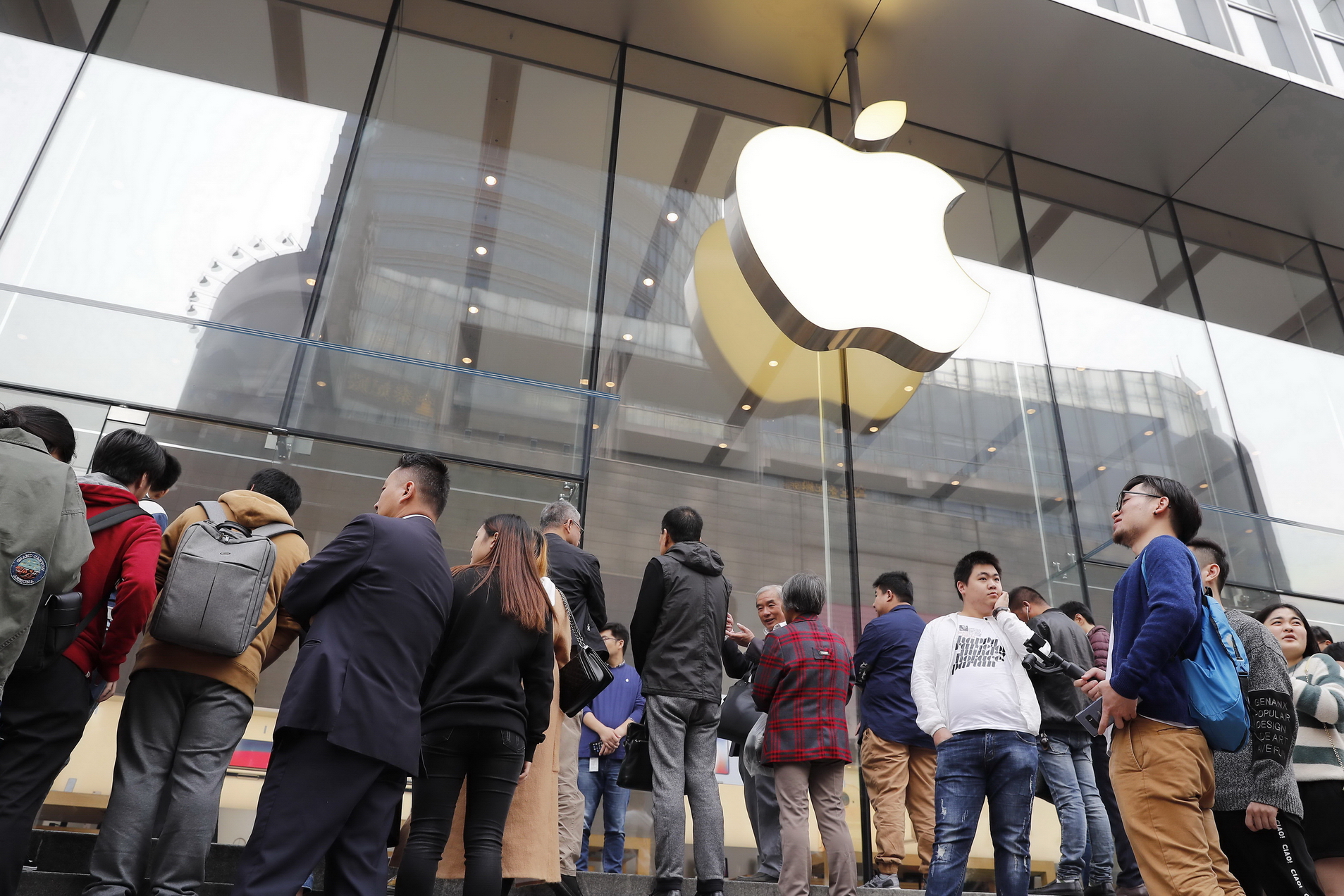 中國人盜竊美國科技公司商業的機密，今天被偷吃的禁果仍是「蘋果」。（中新社資料圖片）