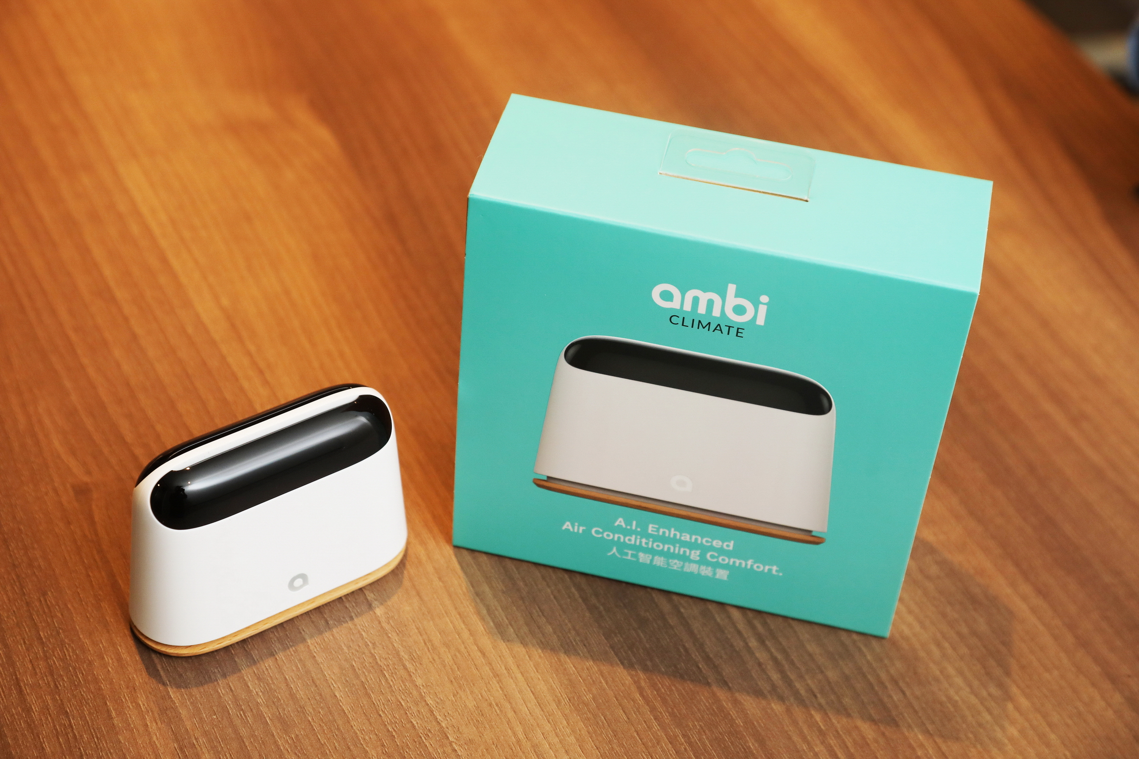 Ambi Labs研發的人工智能冷氣調控裝置Ambi Climate，以AI演算法自動調控冷氣溫度。（何澤攝）