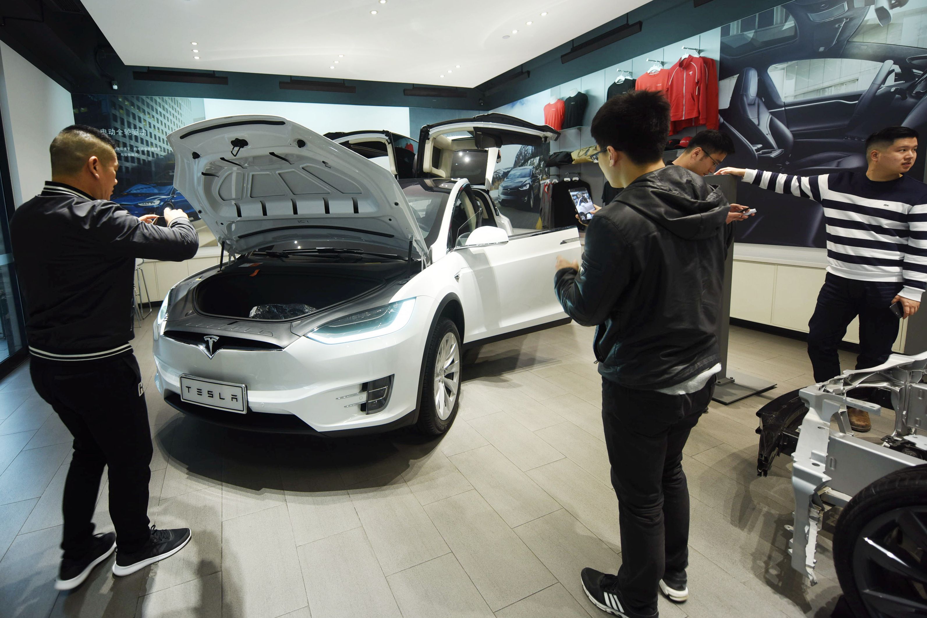 Tesla於上海開設廠房後，每年可製造50萬輛汽車。（法新社資料圖片）