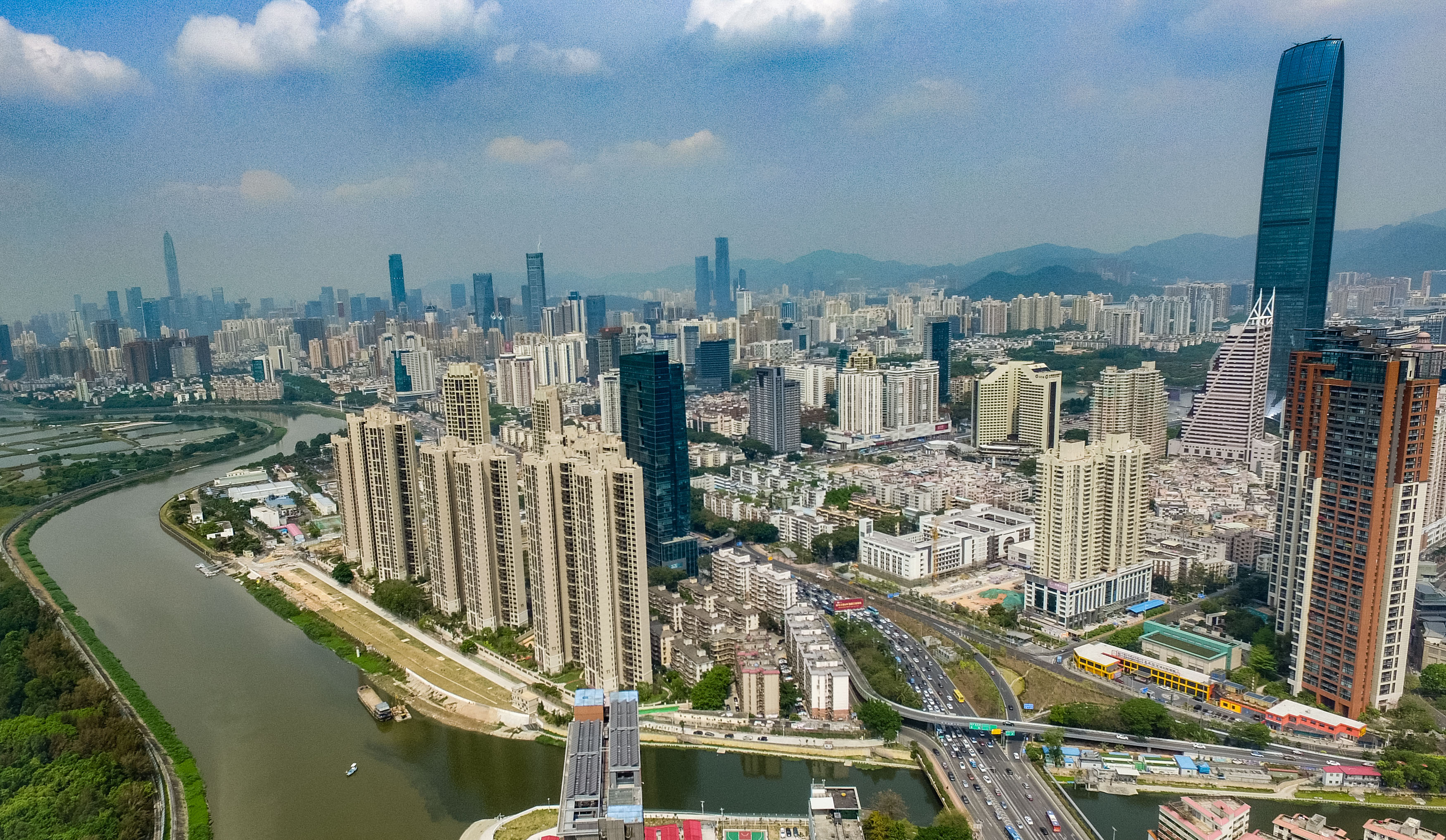 自古以來深圳都是中國主要進出口口岸，如今更是中國的一級城市。（新華社資料圖片）