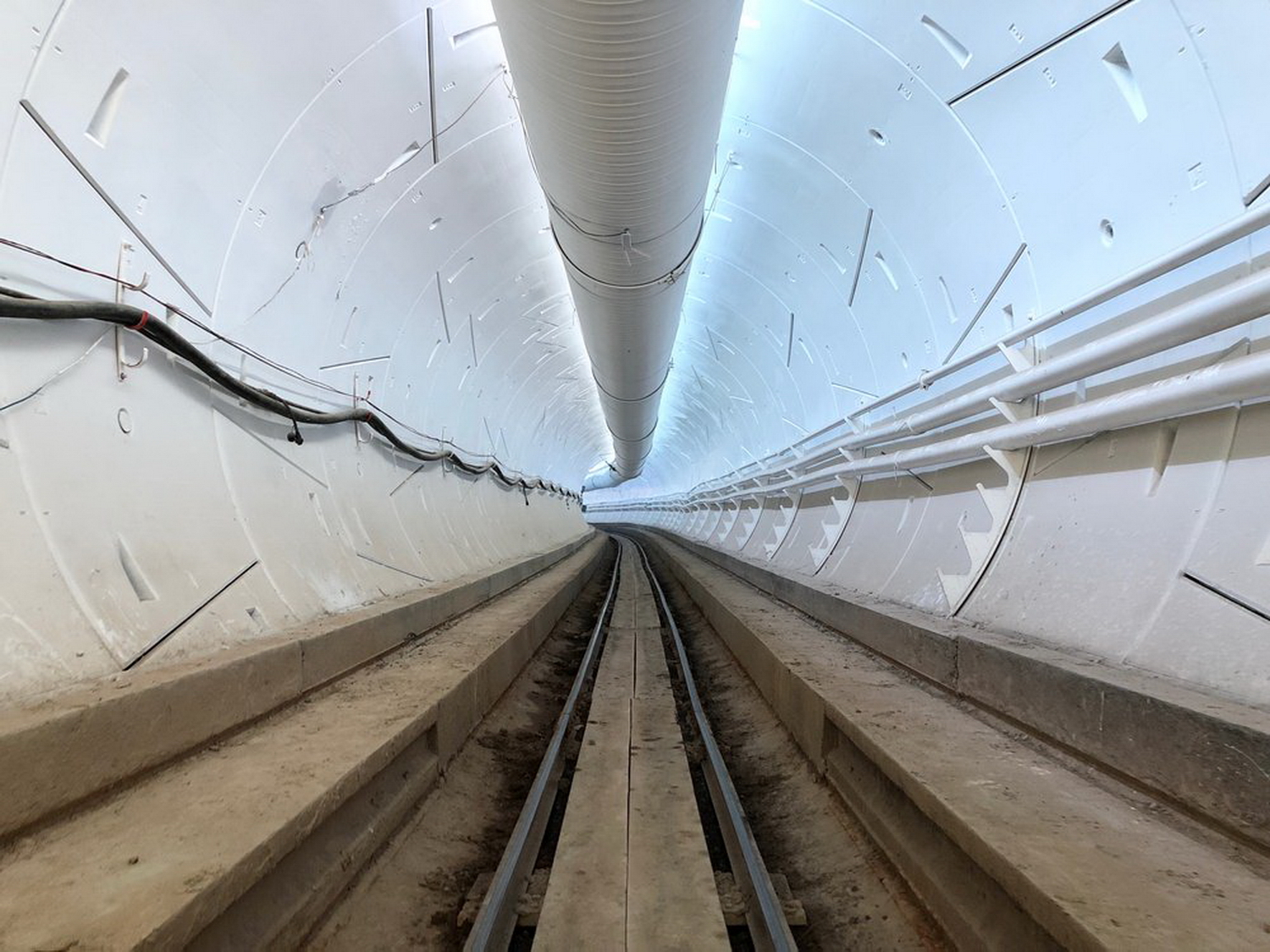 馬斯克私人公司Boring Co.位於洛杉磯霍索恩的隧道已經差不多竣工。（Boring Co.圖片）