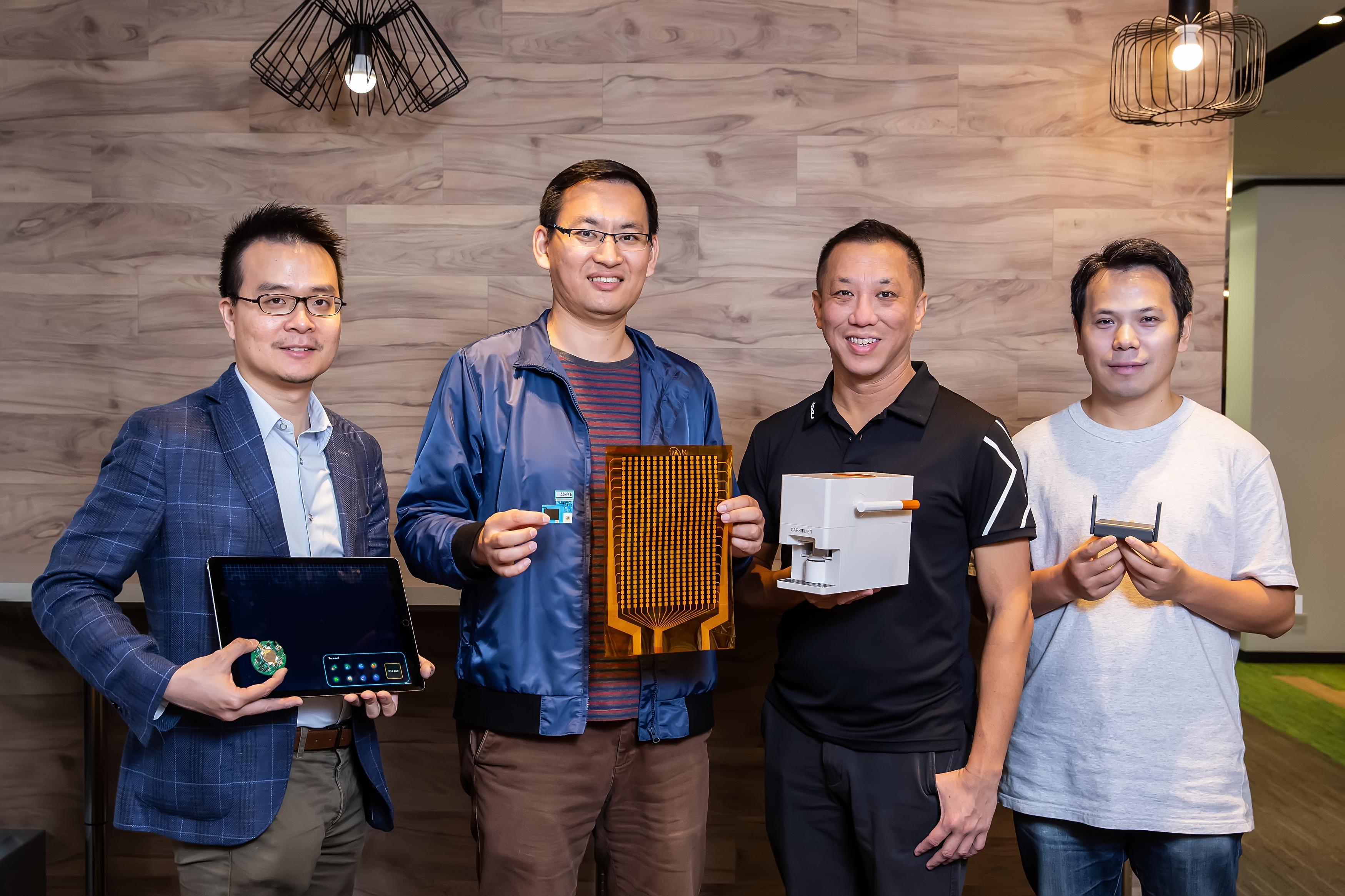 科技園4間園區公司榮獲「CES創新獎」，（左起）分別為：實立科技（香港）、納米及先進材料研發院、Atom Xquare以及廣聯智通科技（香港）。（香港科技園圖片）