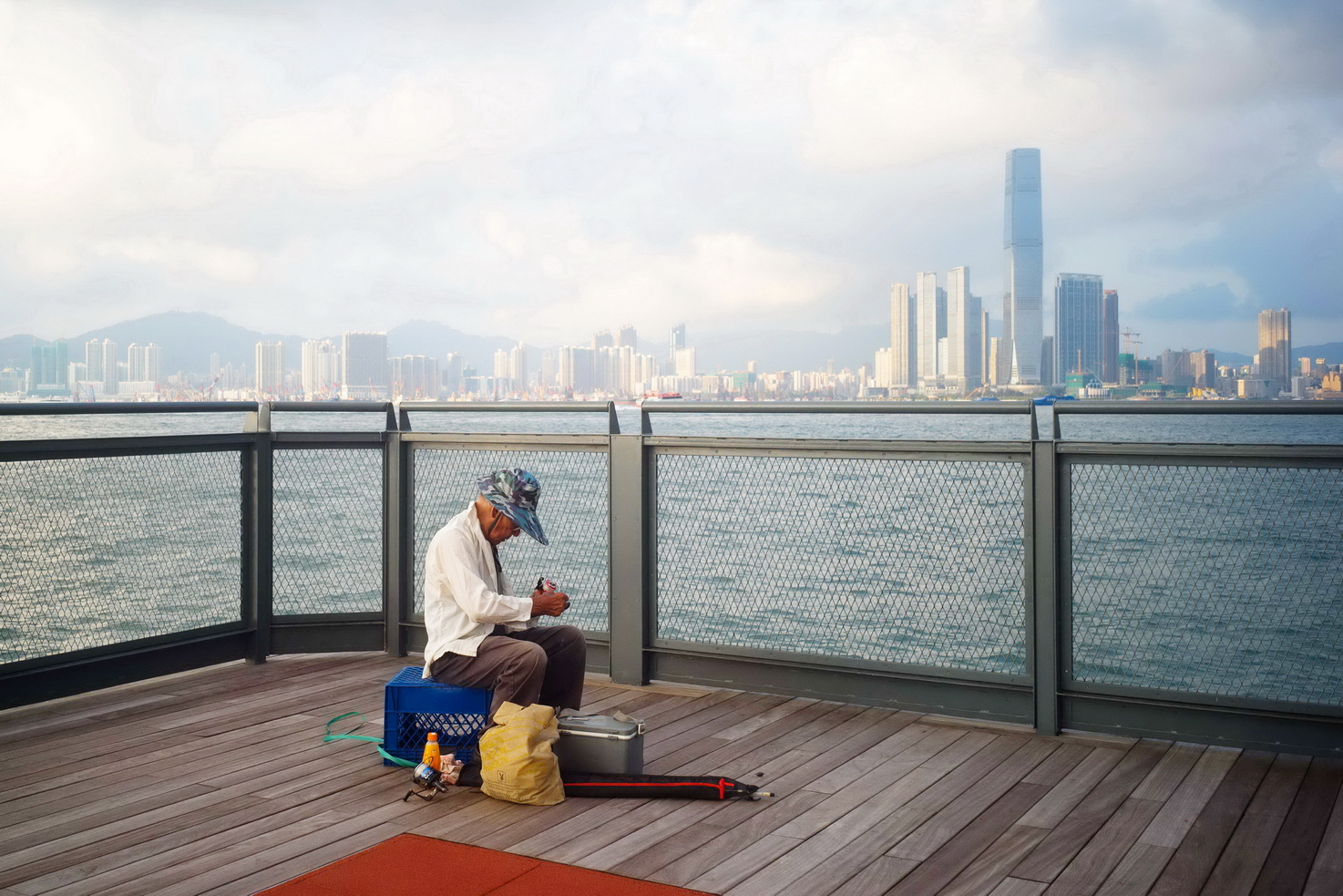 隨着人口老人惡化，在《世界人才報告》中，香港在其中細項「勞動力增長」只排34名。（法新社資料圖片）