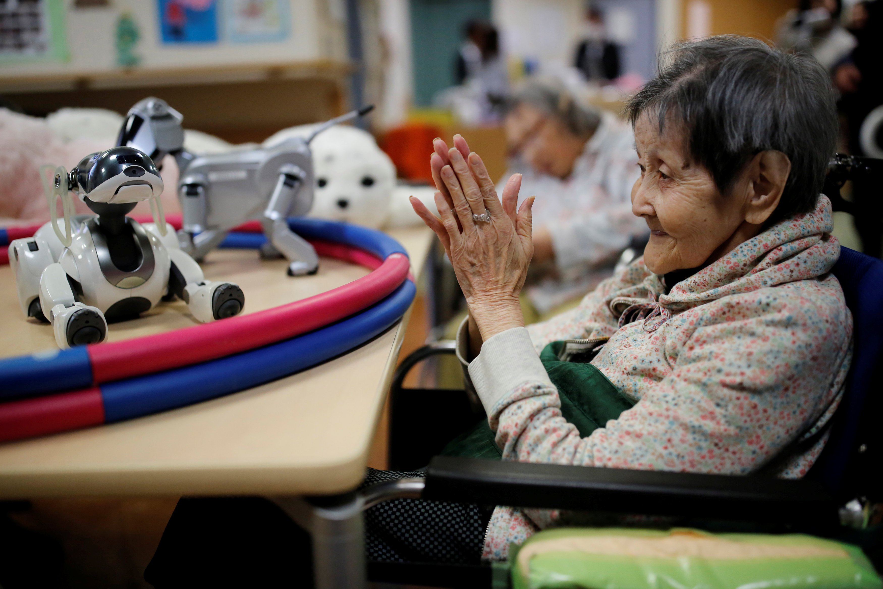 日本擬配合機械人和人工智能，提升安老院舍和居家長者的生活質素。（路透資料圖片）