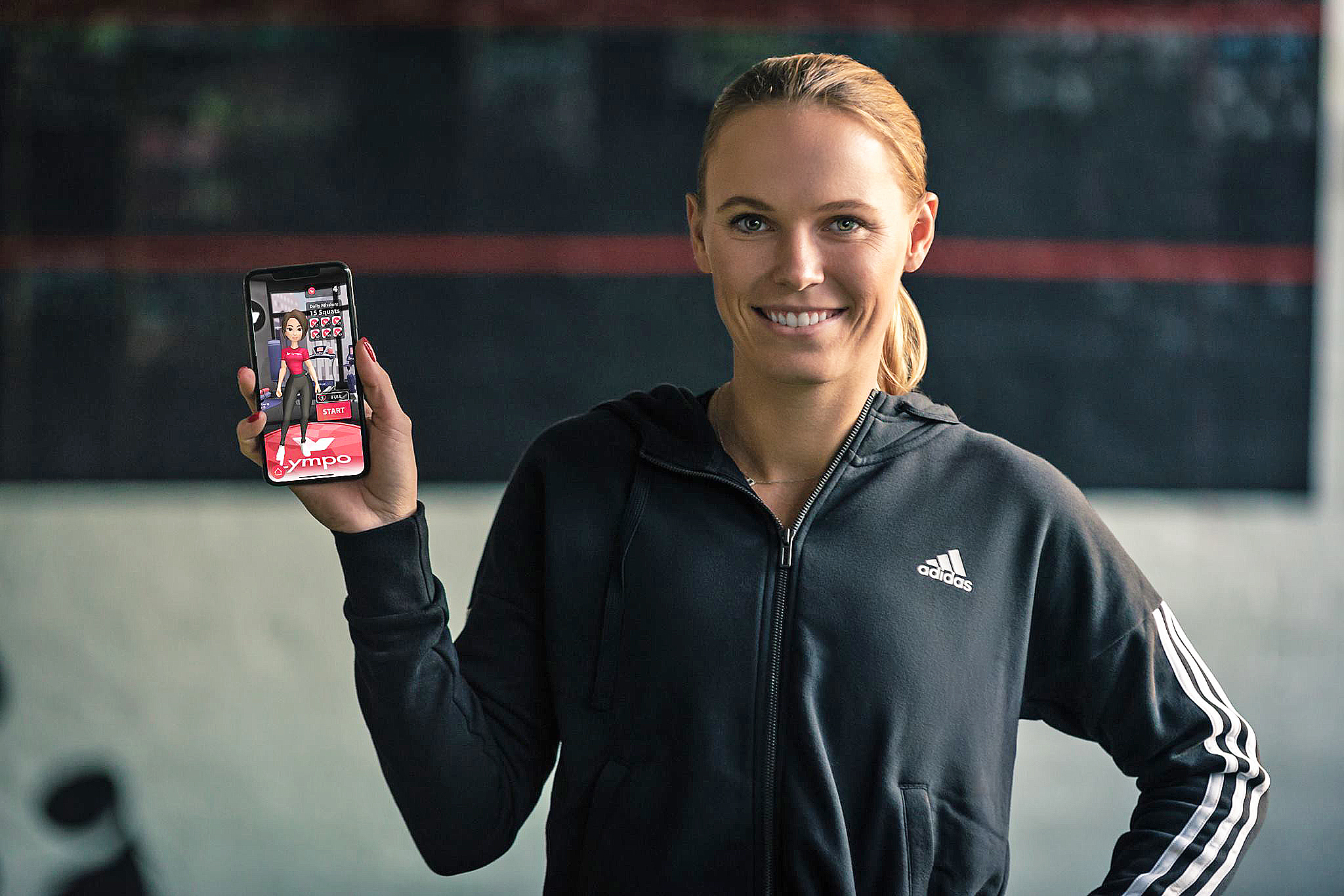 團隊邀得丹麥甜心網球一姐禾絲妮雅琪親自拍攝宣傳短片。（OliveX網上圖片）