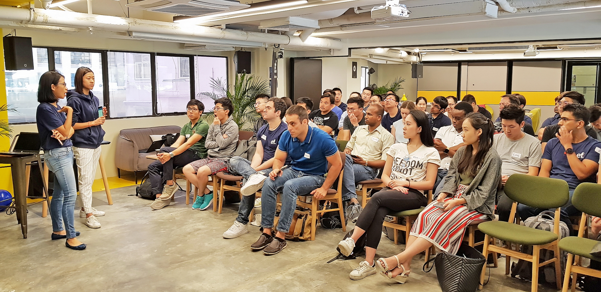 EF香港企業建設首屆計劃最後入選的50人，接受創業培訓，最後組成22間初創。（受訪者提供）