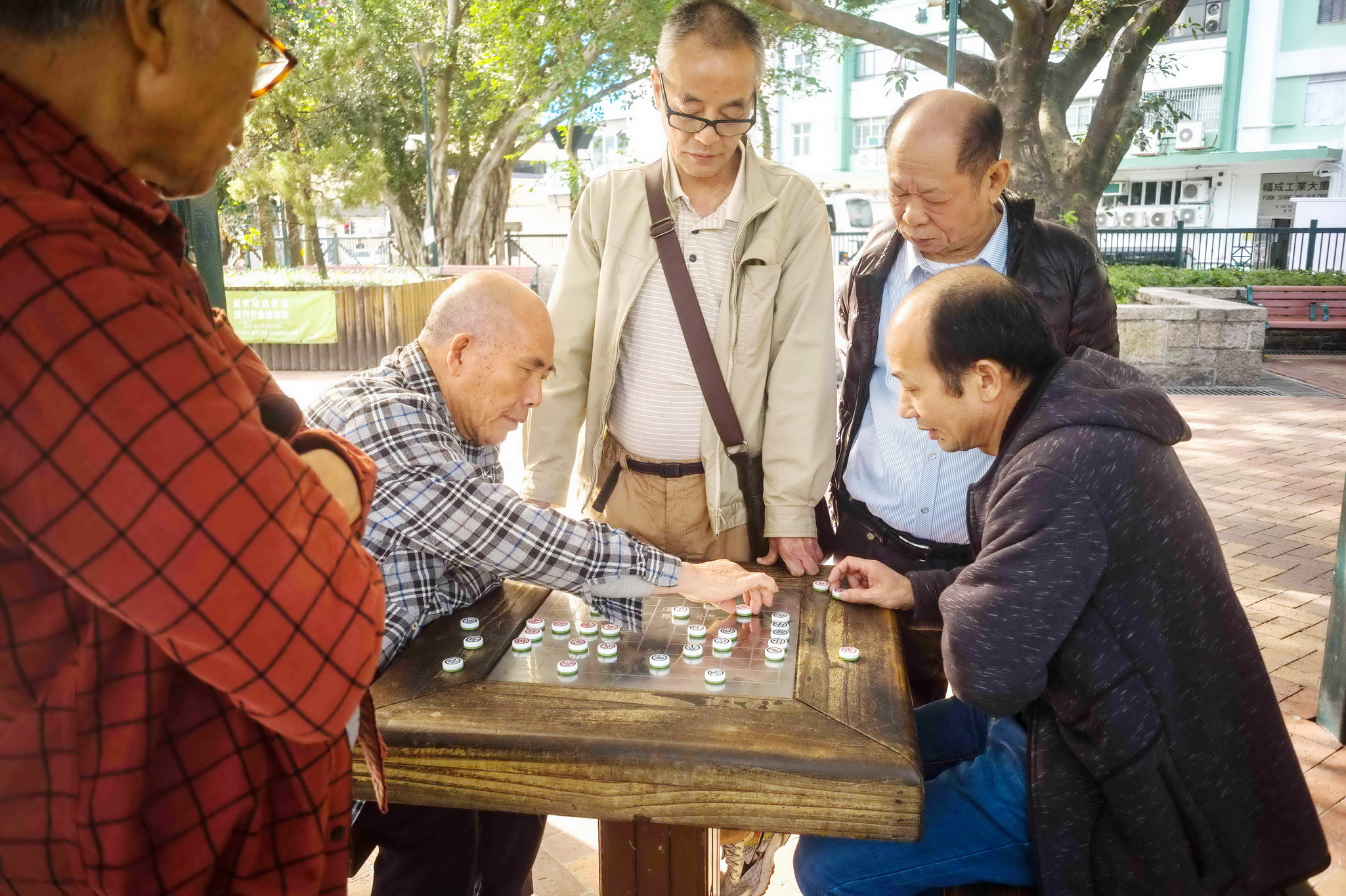 香港65歲以上的長者中，每100人便約有5至8人患有認知障礙症，遊戲能鼓勵長者持續學習鍛煉。（法新社資料圖片）