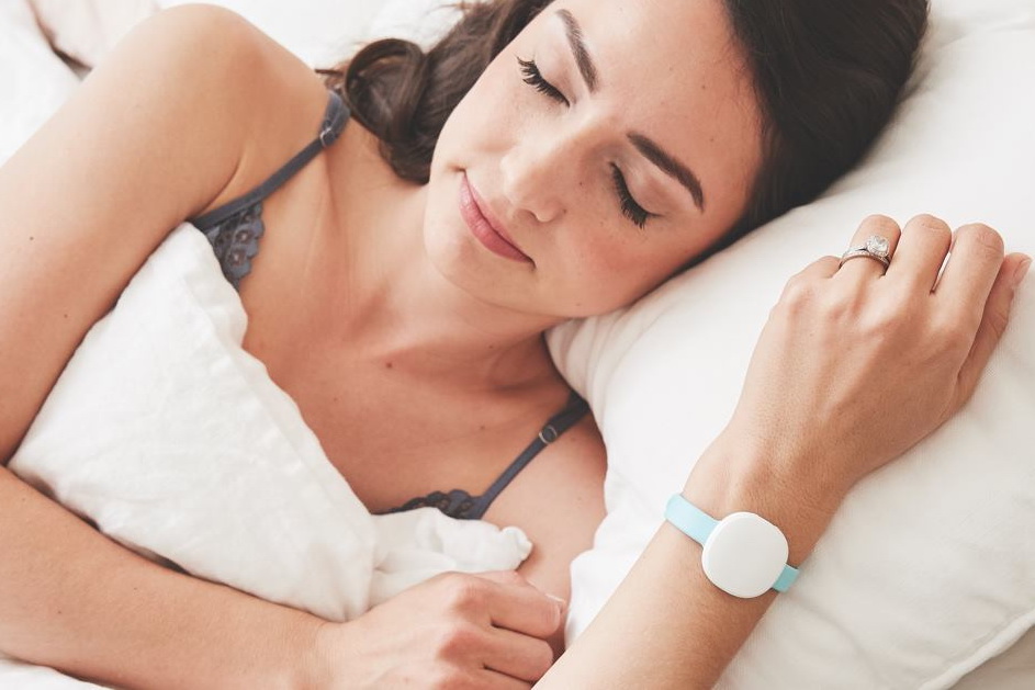 Ava女性健康智能手環只會在夜晚的睡眠時間收集數據，以檢測女性的荷爾蒙周期來估算受孕期。