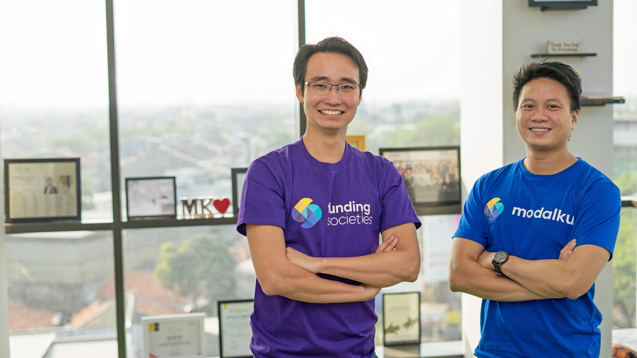 張凱文（左）表示，在網貸業務上追求短期獲利，會引發業界負面競爭，不利行業長遠發展；旁為另一創辦人Reynold Wijaya。（受訪者圖片）
