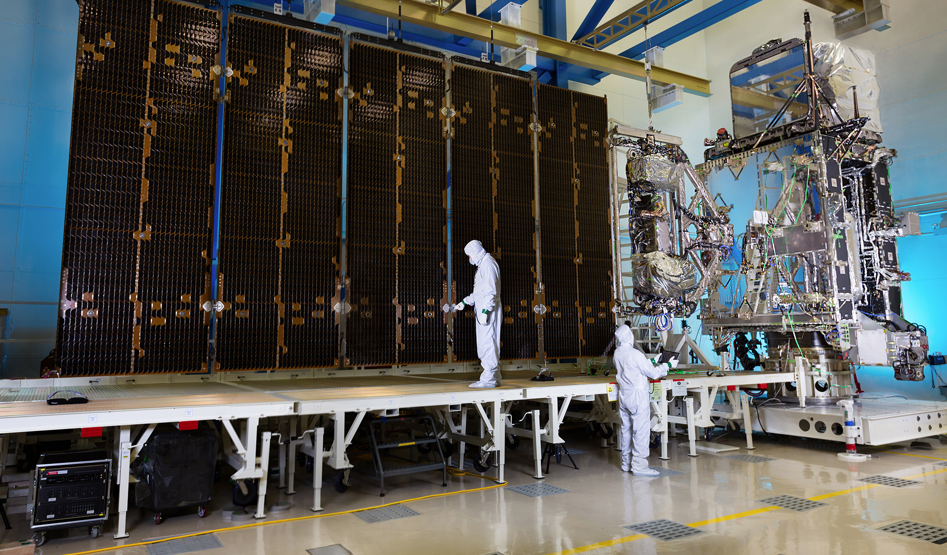 NOAA旗下的GOES-R氣象衞星，以多個頻段收集無線電數據，作為分析及預報天氣之用。（NOAA網上圖片）