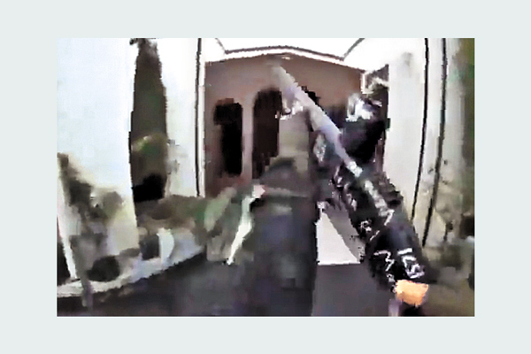 槍手在fb直播於基督城清真寺殺人的過程。（法新社資料圖片）