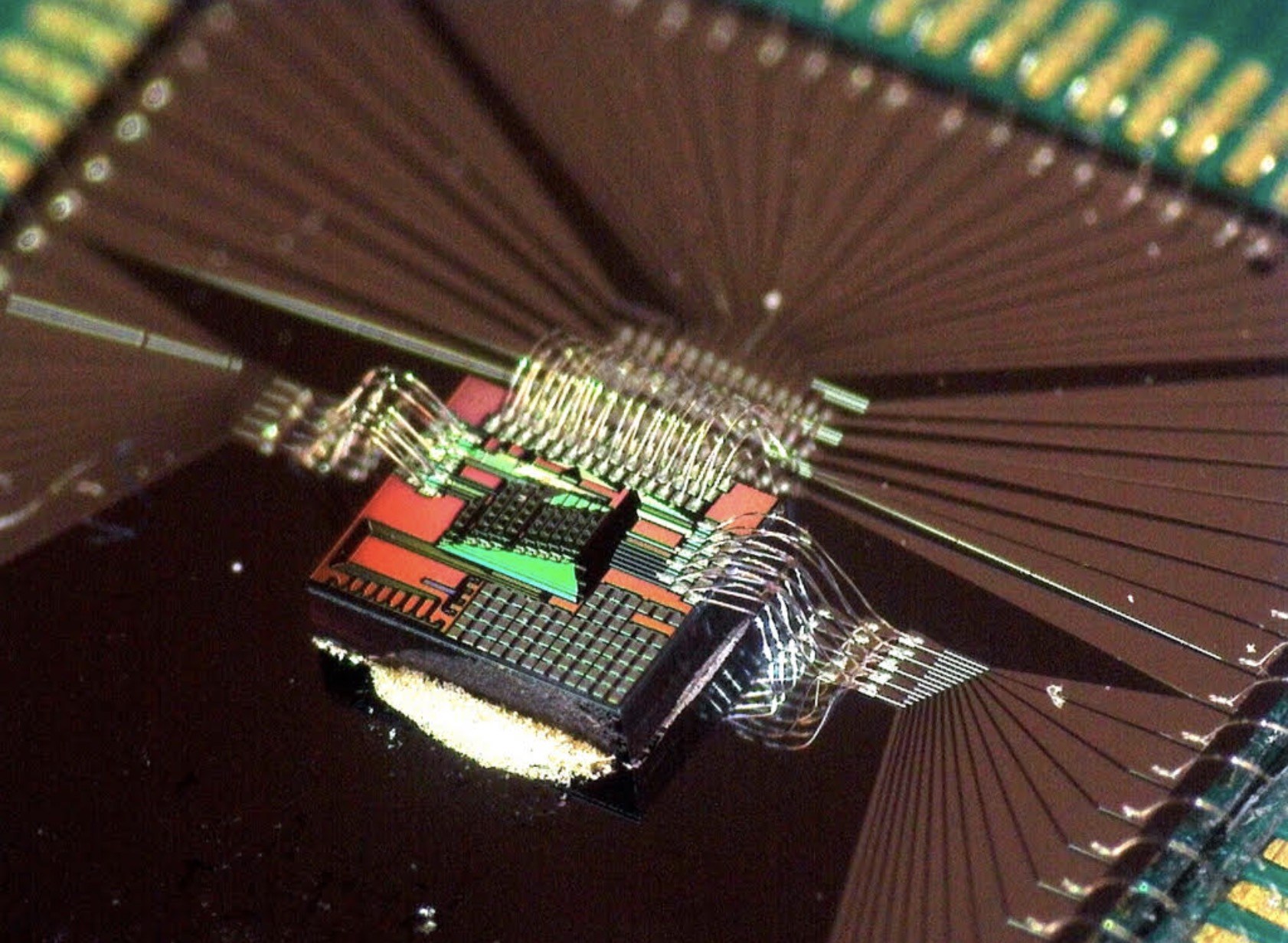 Luminous希望開發一種AI光矽晶片，克服傳輸樽頸。（Luminous Computing圖片）