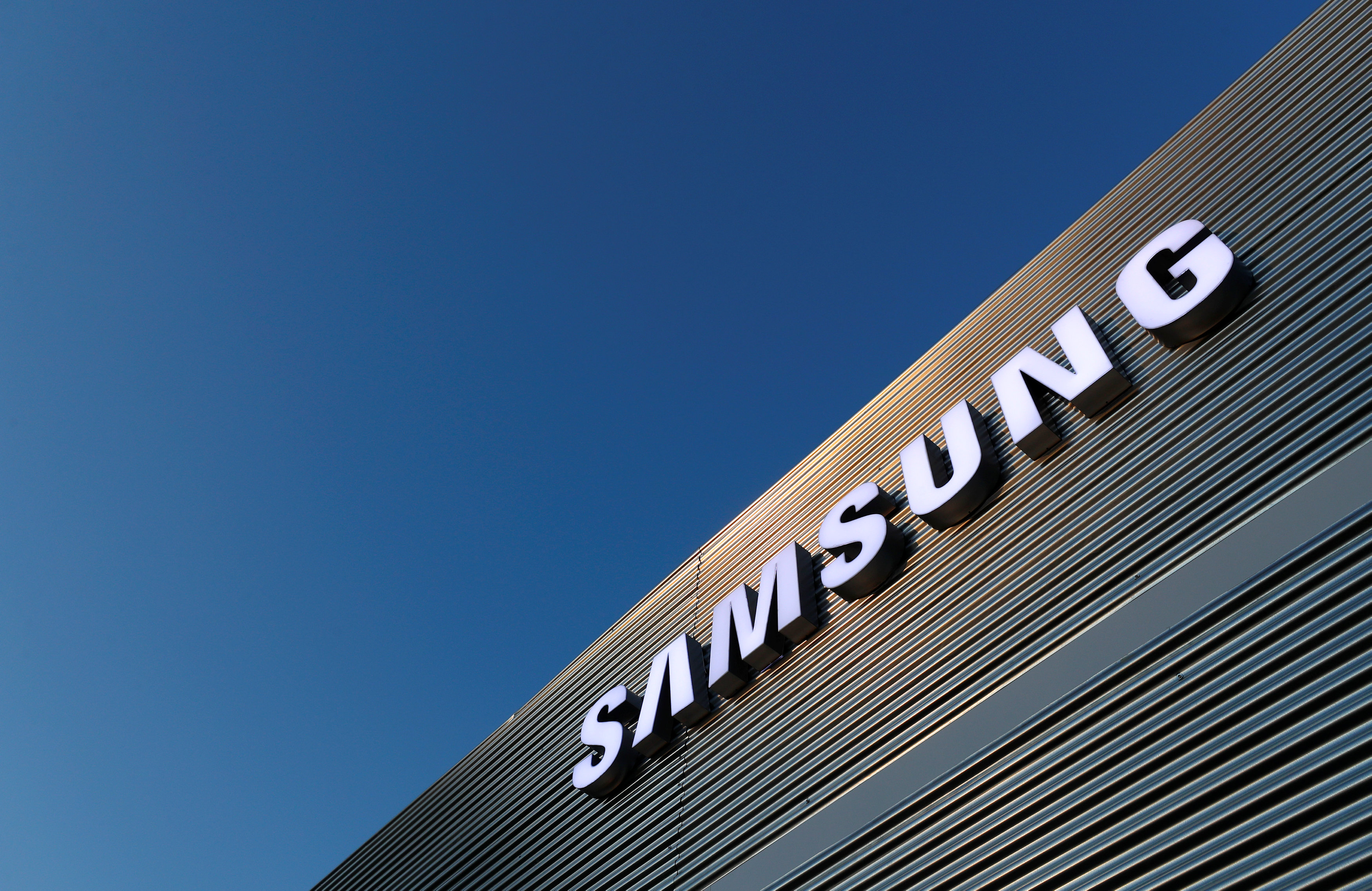 假如日本政府禁止韓企採購3種原材料，Samsung等品牌今後或不可能生產最頂級晶片和手機。 （l路透資料圖片）