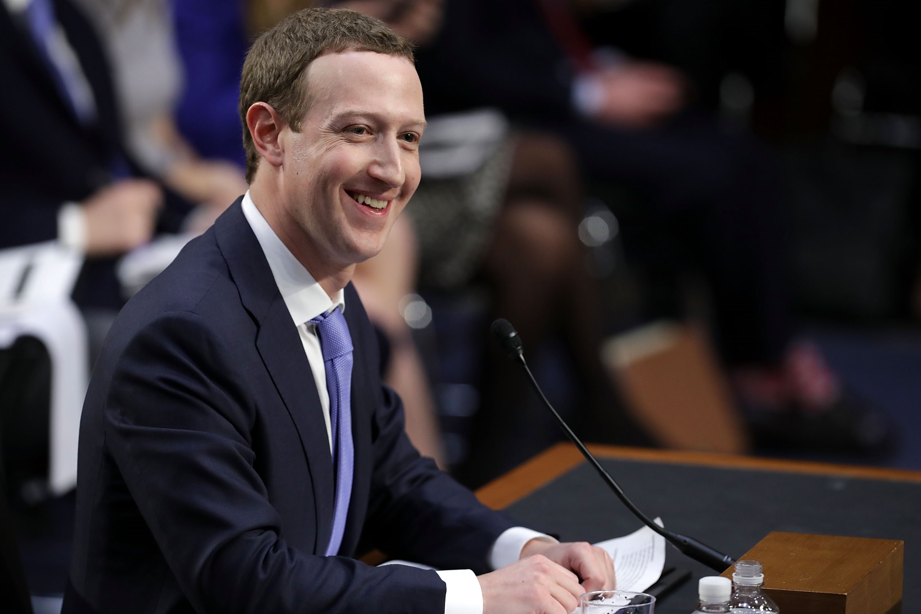 Zuckerberg被指權力過大，為追求公司的業績增長，已經不惜犧牲安全及打壓對手。（法新社資料圖片）