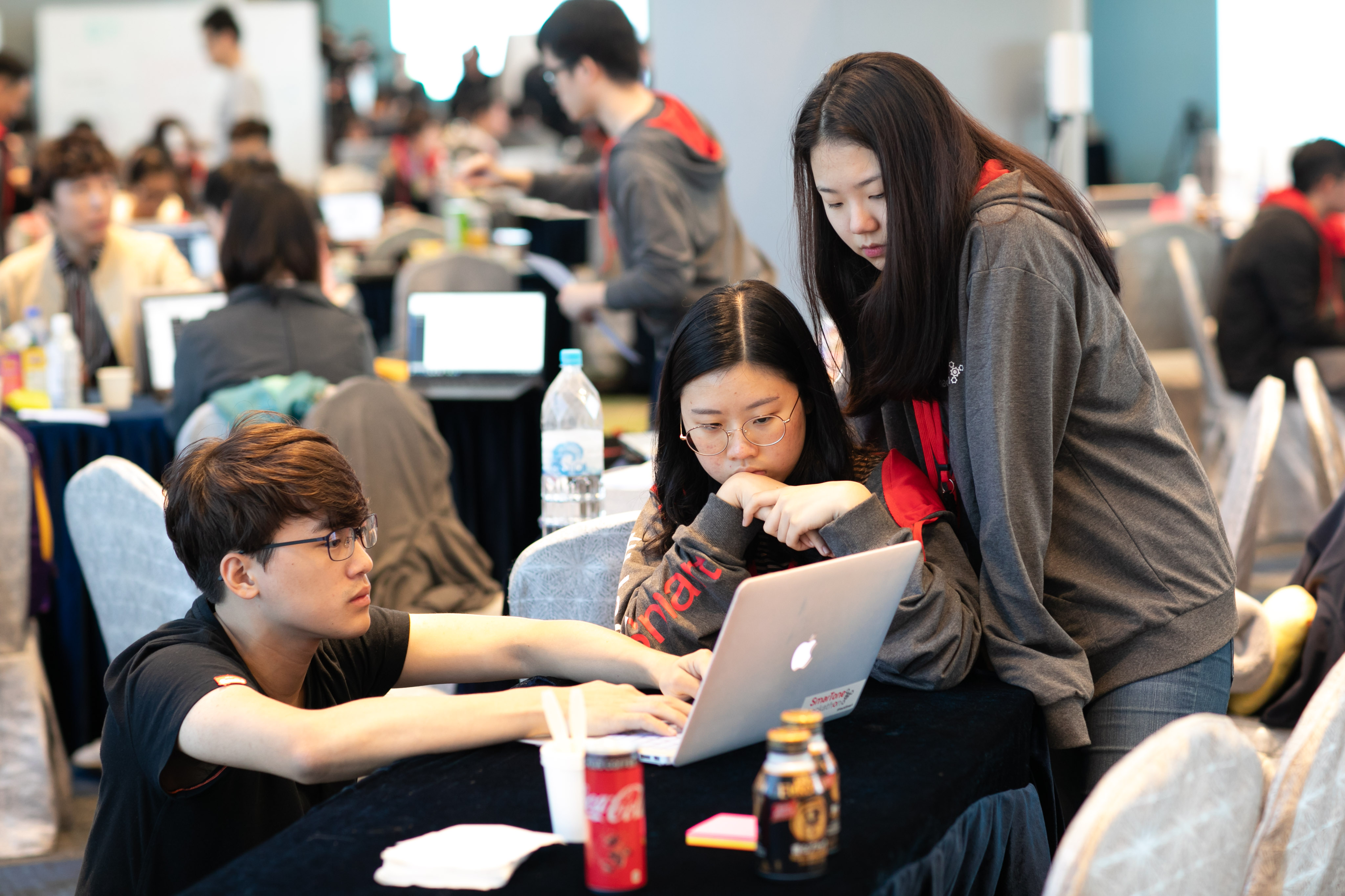 SmarTone會致力培育對創新科技充滿熱誠的年輕人，為香港發掘創新科技人才。