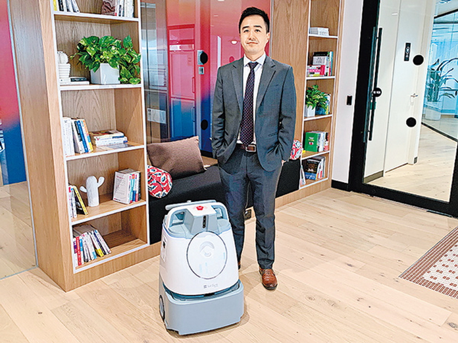 軟銀陳增暉相信機器人Whiz較清潔工有競爭力。（卓茗攝）
