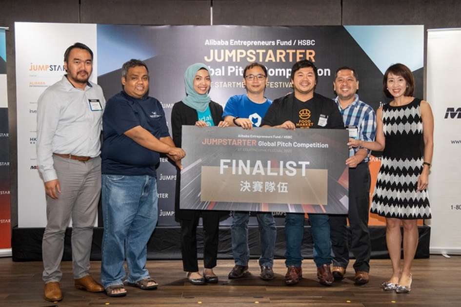 JUMPSTARTER 2020馬來西亞初賽五隊入圍隊伍及阿里巴巴創業者基金執行董事周駱美琪合照。