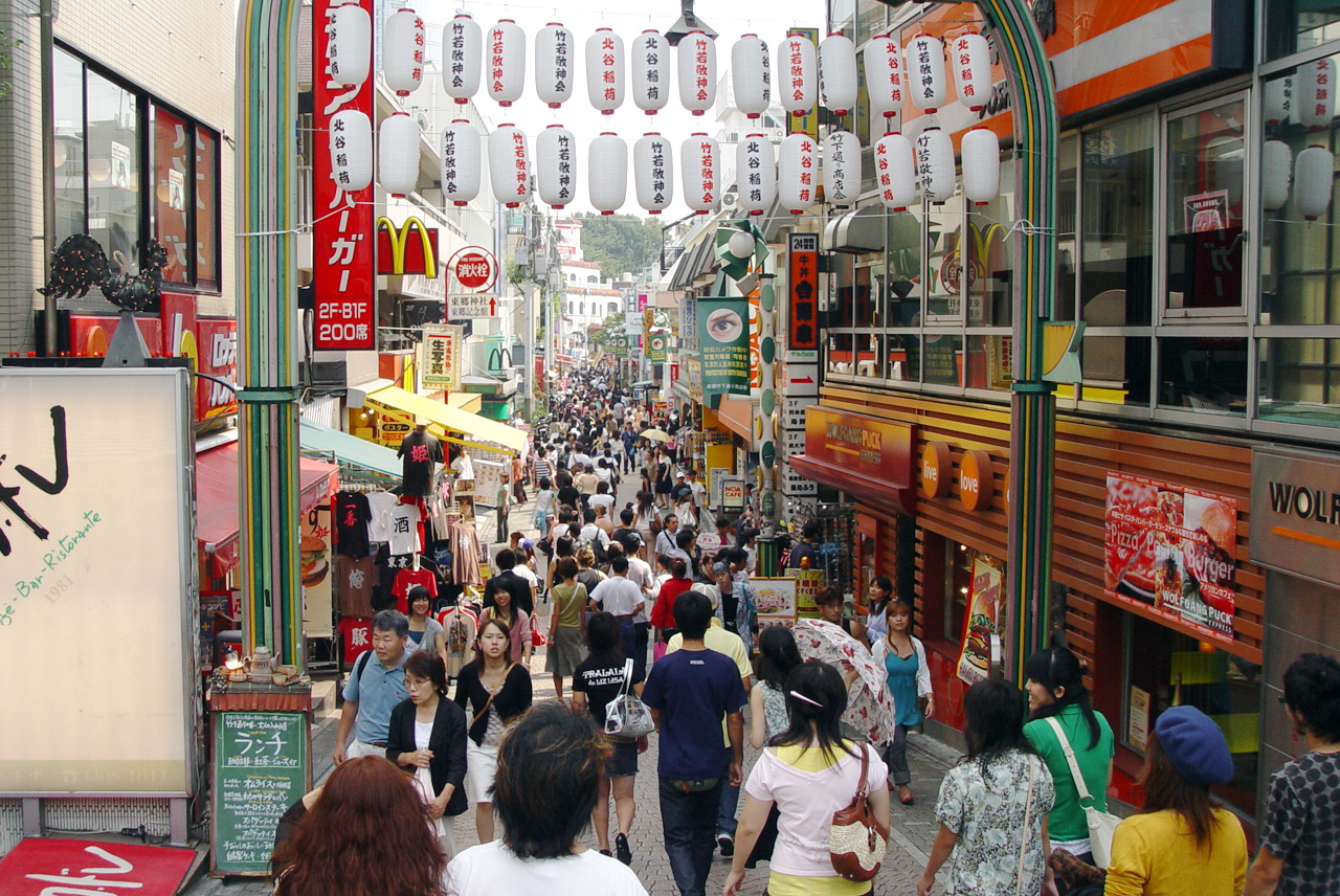 日本樂天移動於本月推出服務測試，卻被發現鬧市地區有不少盲點，接收差強人意。（維基百科圖片）
