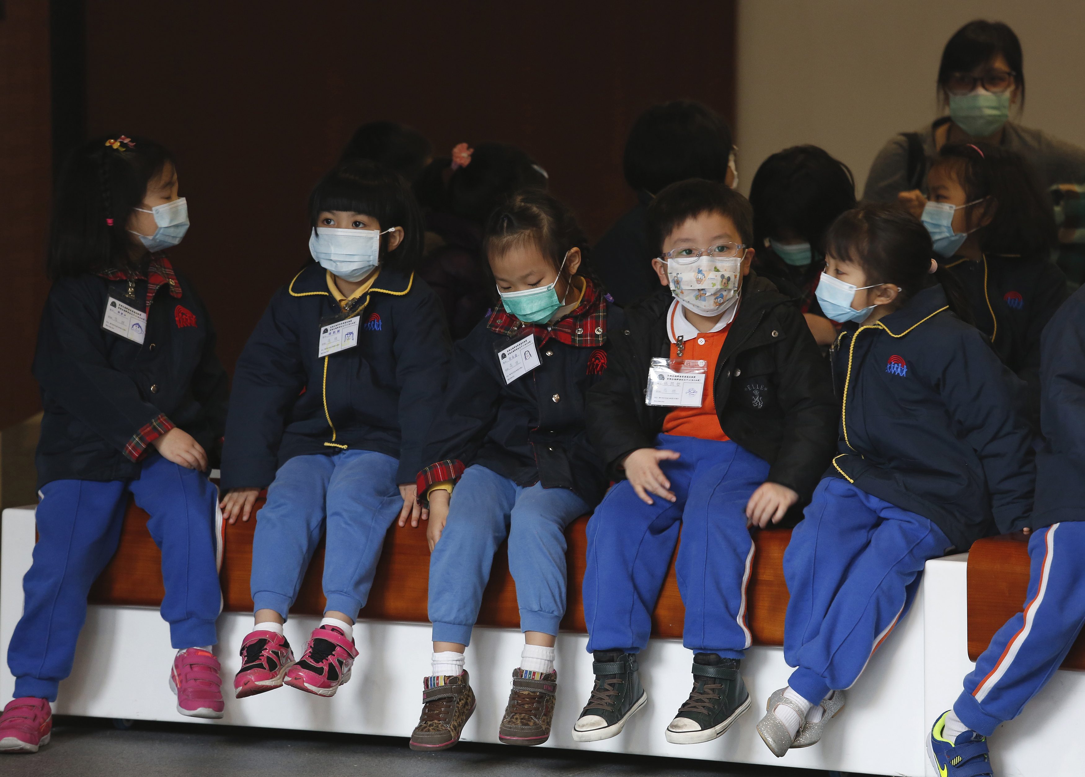 武漢肺炎疫情持續惡化，教育局宣布全港學校繼續停課，而且不早於3月16日復課。（路透資料圖片）