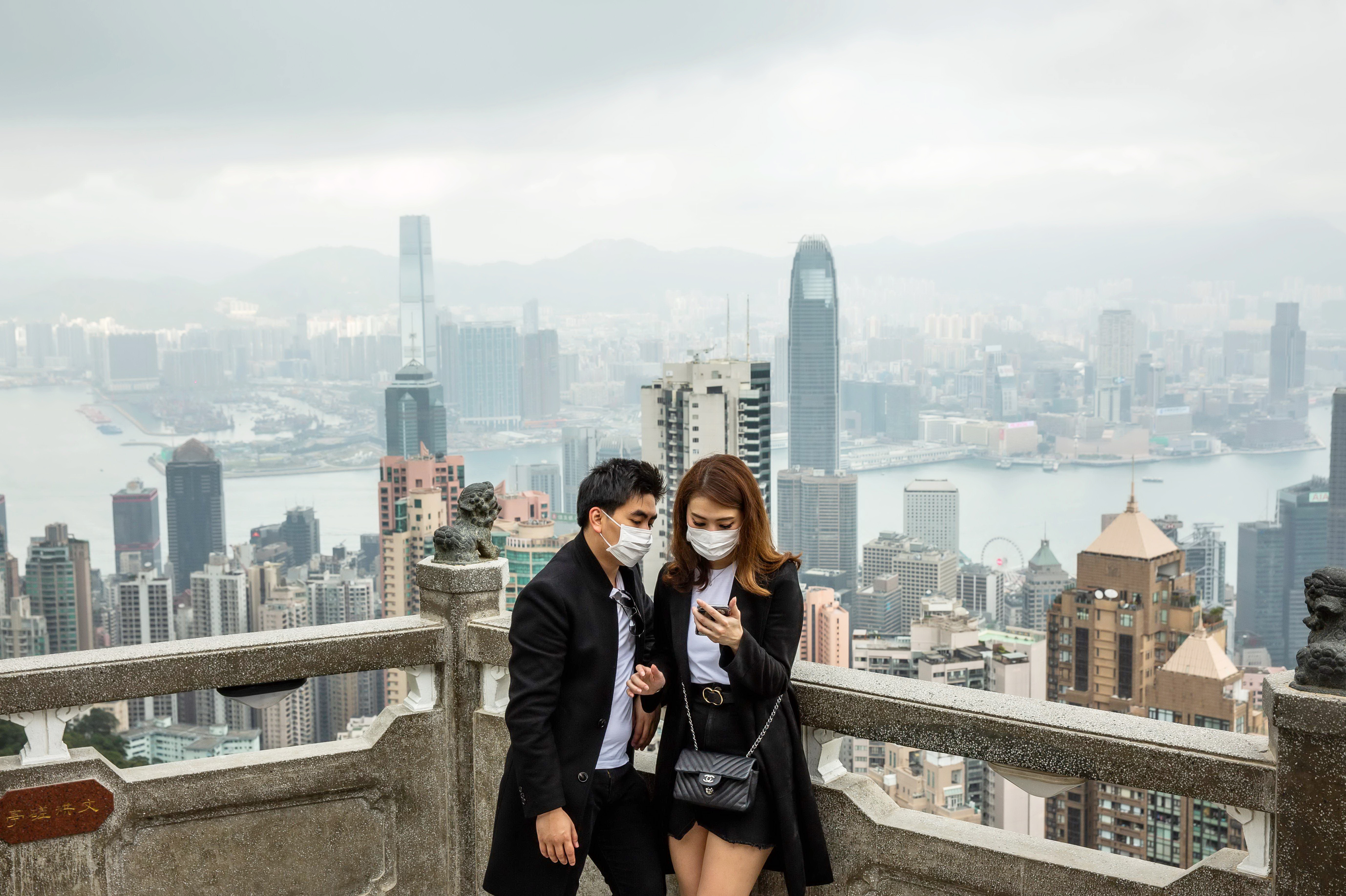在肺炎疫情之下，香港經濟大挫，今年也不容樂觀。（法新社資料圖片）