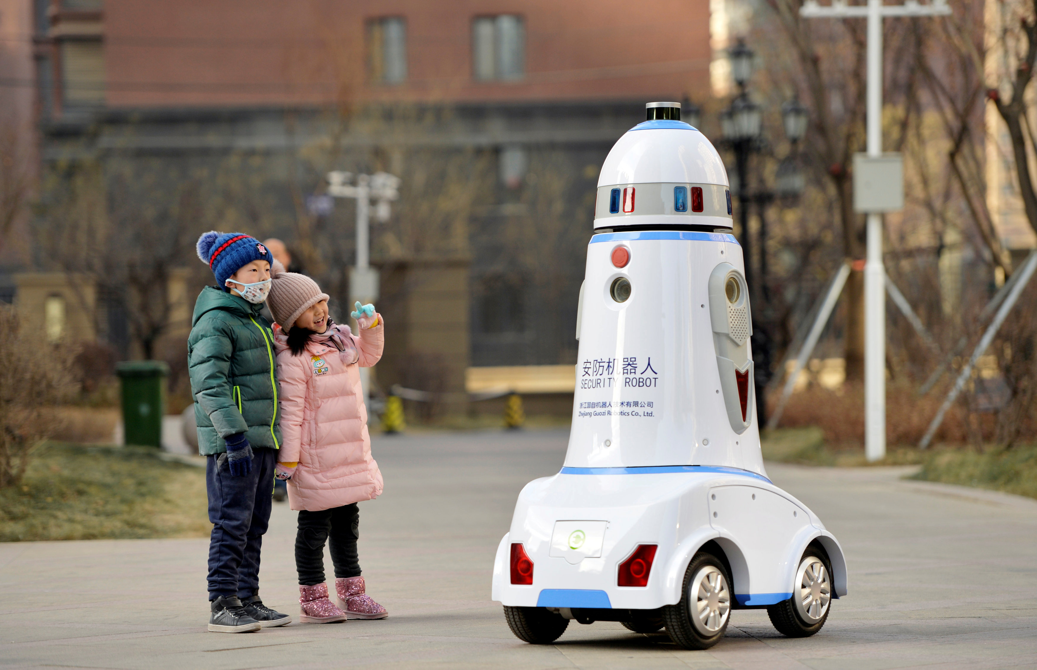 這17年來，中國已把握成熟的人工智能、面部識別、無人機、機器人等技術，而且廣泛應用於包括犯罪預防、無人超市等。（路透資料圖片）