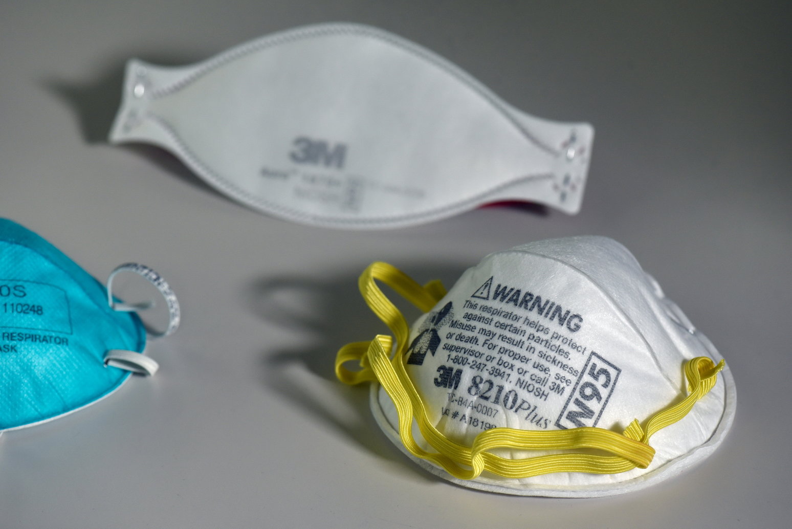 N95口罩經過約2.5小時的殺菌消毒後，便可運回原屬醫院，供醫護人員使用。（路透圖片）