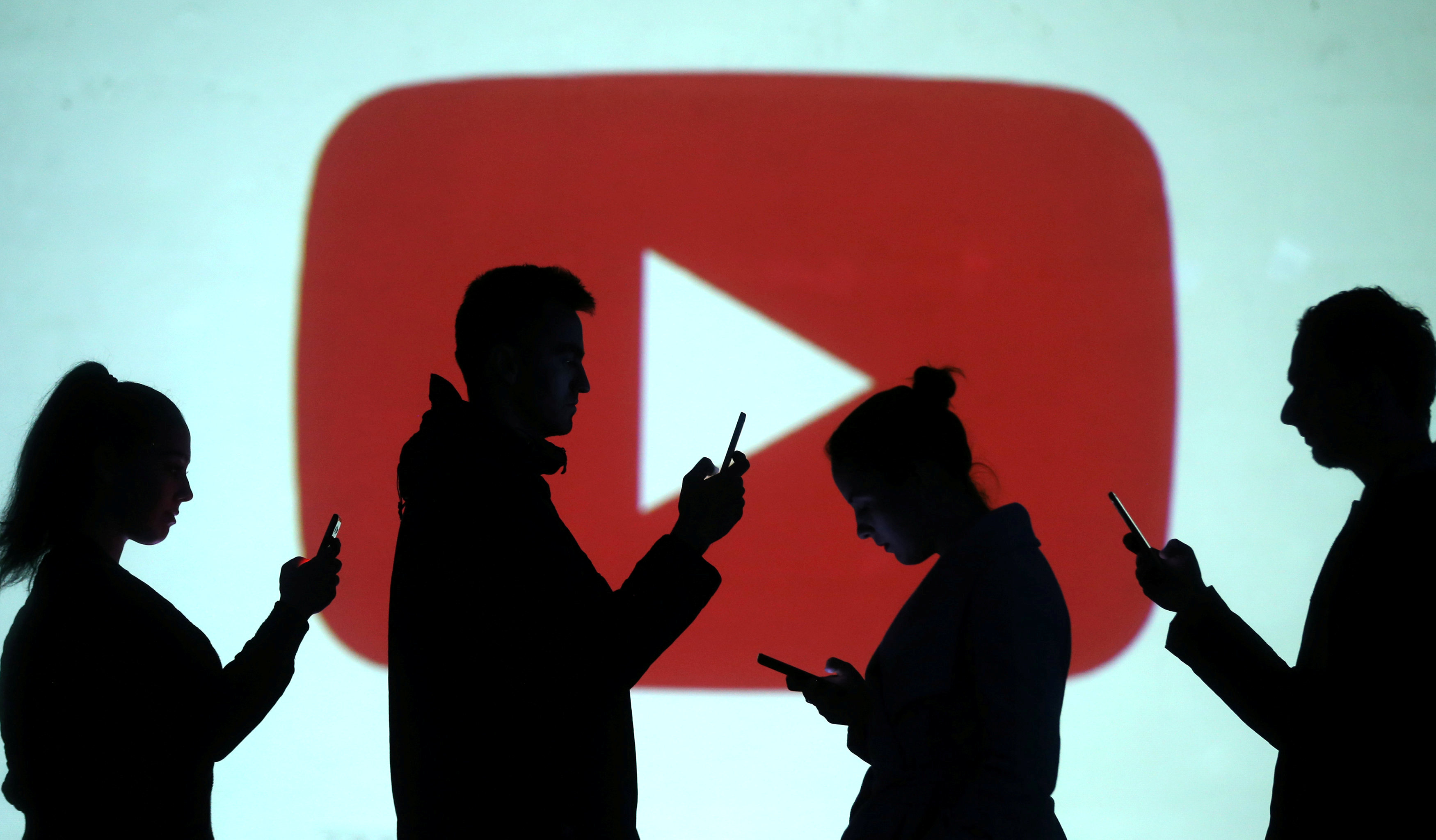新冠肺炎於全球大流行，推動YouTube瀏覽量增加15.3%，惟其廣告投放率反挫五成。（路透資料圖片）