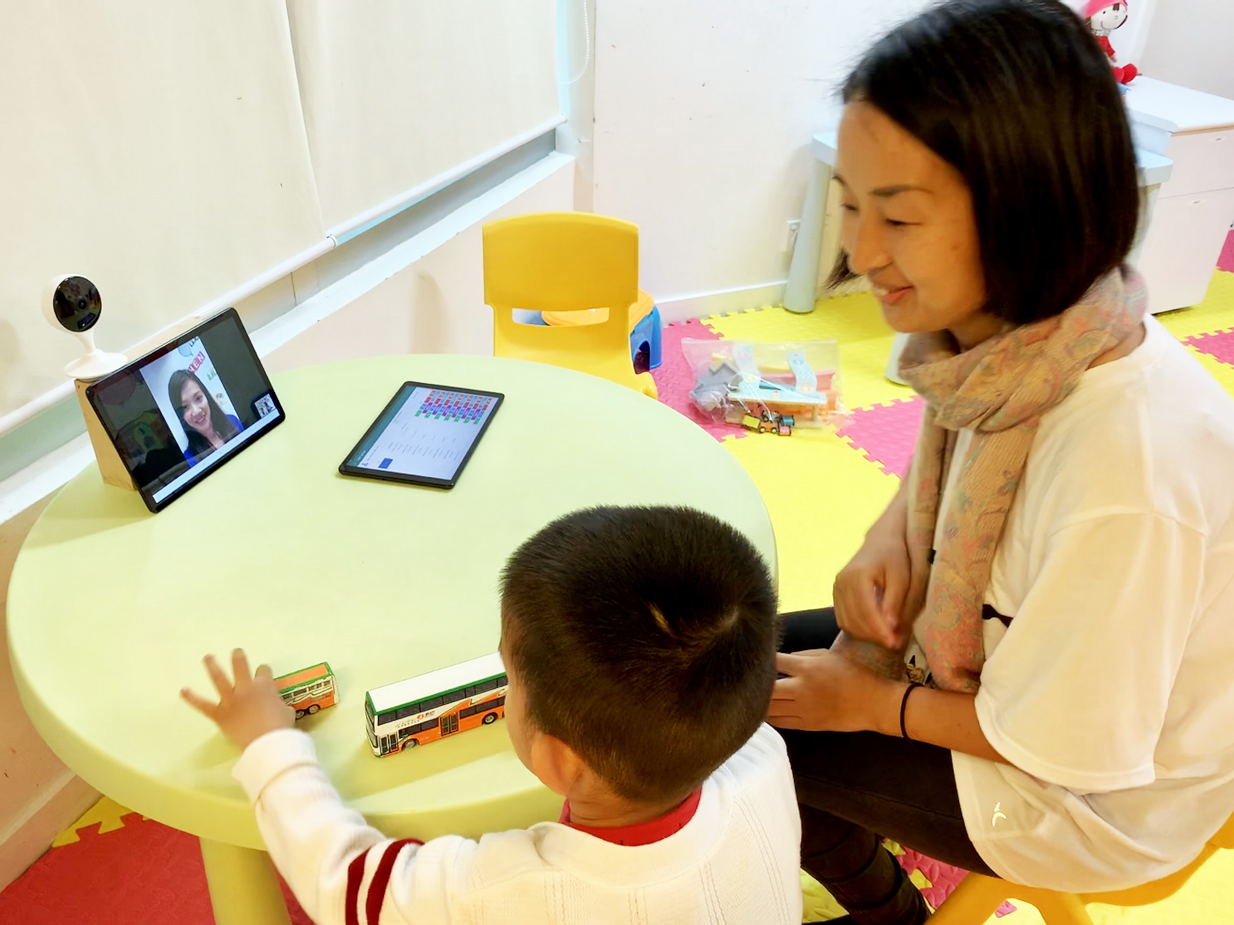 家長將獲提供平板電腦及視像鏡頭，用來拍攝學童訓練狀況。（受訪者提供圖片）