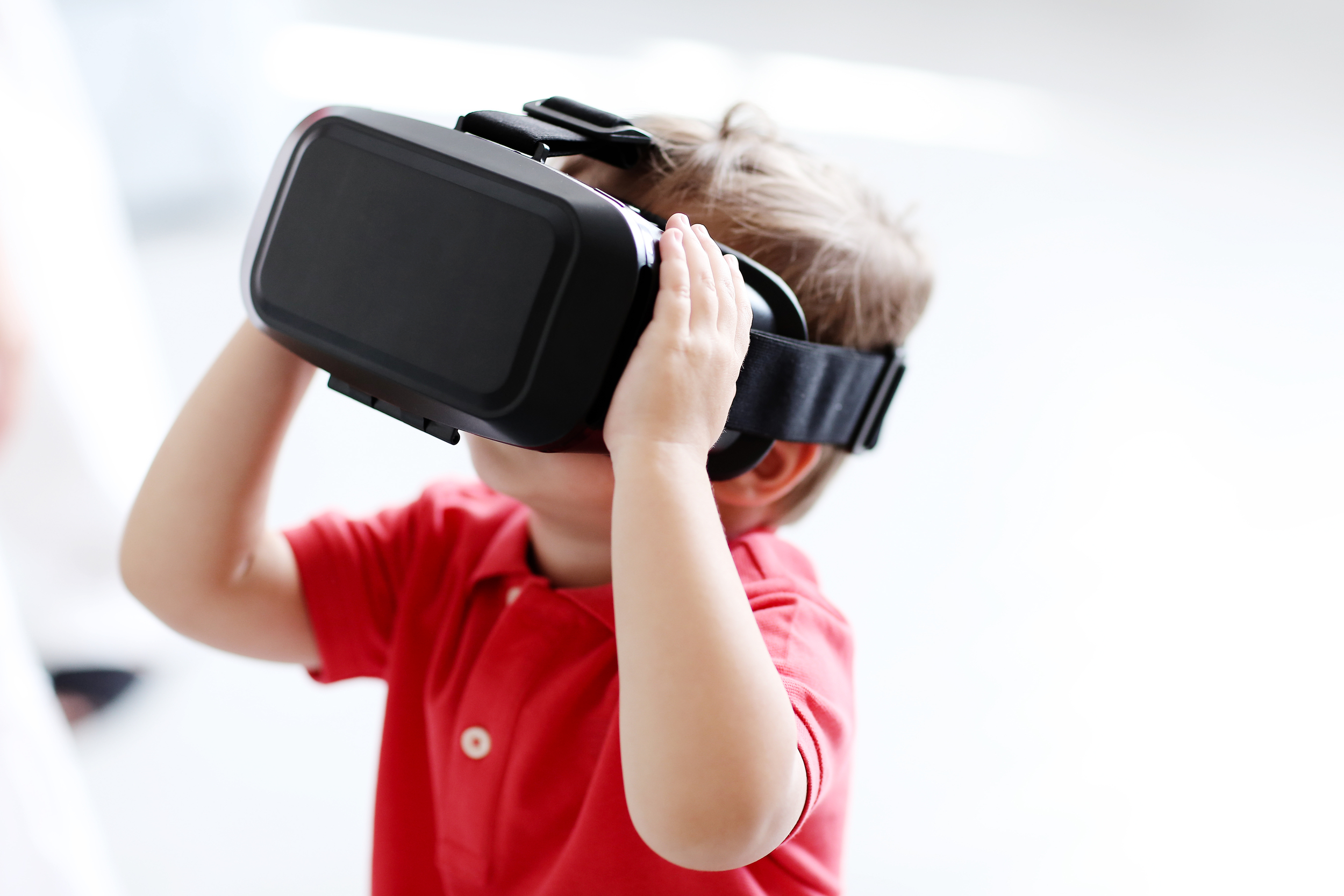 配合VR等各項科技的使用，相信在不久將來，人們便可以在網上感受到如「現場一樣」的教學體驗。（Freepik網上圖片）