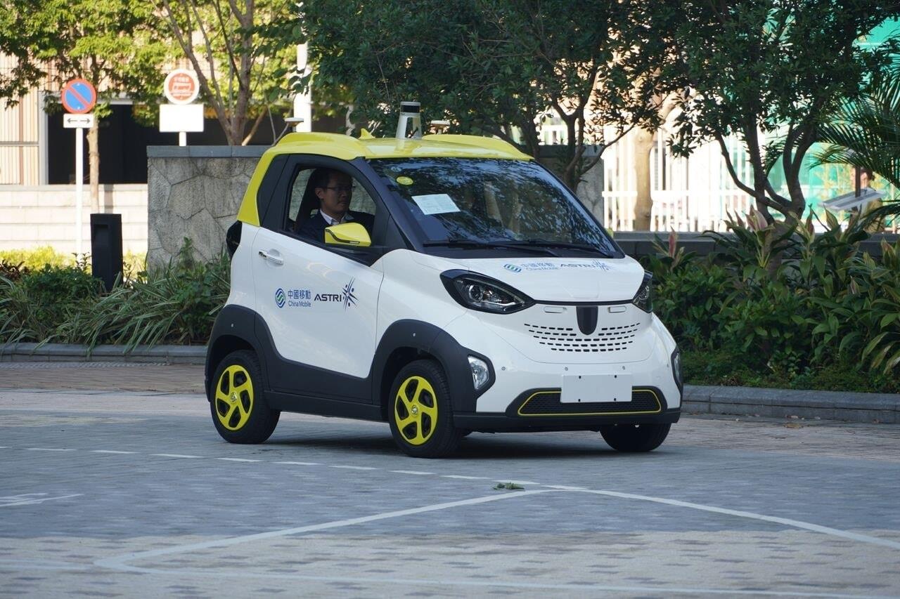 應科院與中移動合作研發自動駕駛汽車，並在香港科學園試行。（科學園fb圖片）