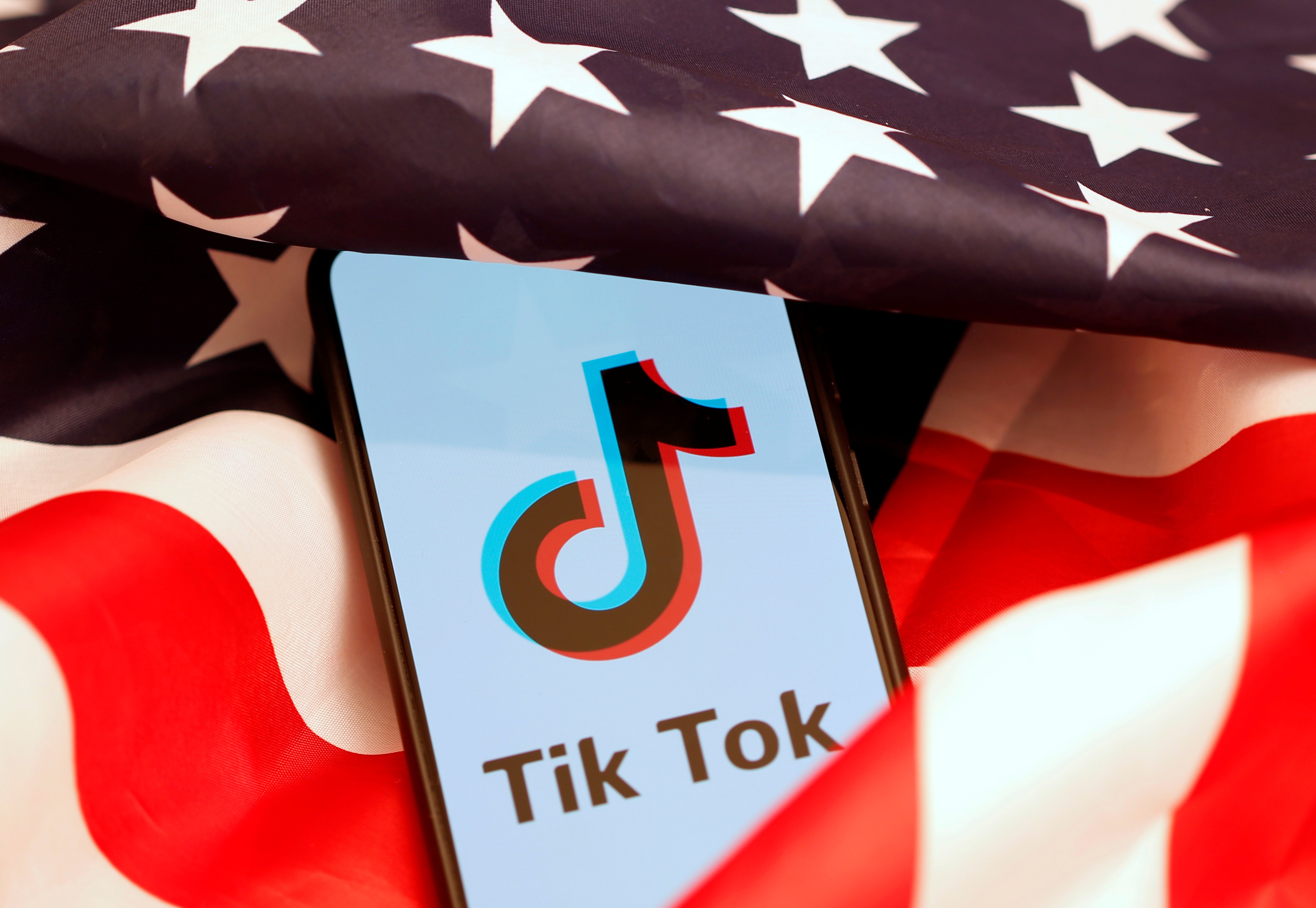TikTok現正陷於兩難，若配合法例執行資訊管控，將給予歐美政府口實，大條道理實施制裁。（路透資料圖片）