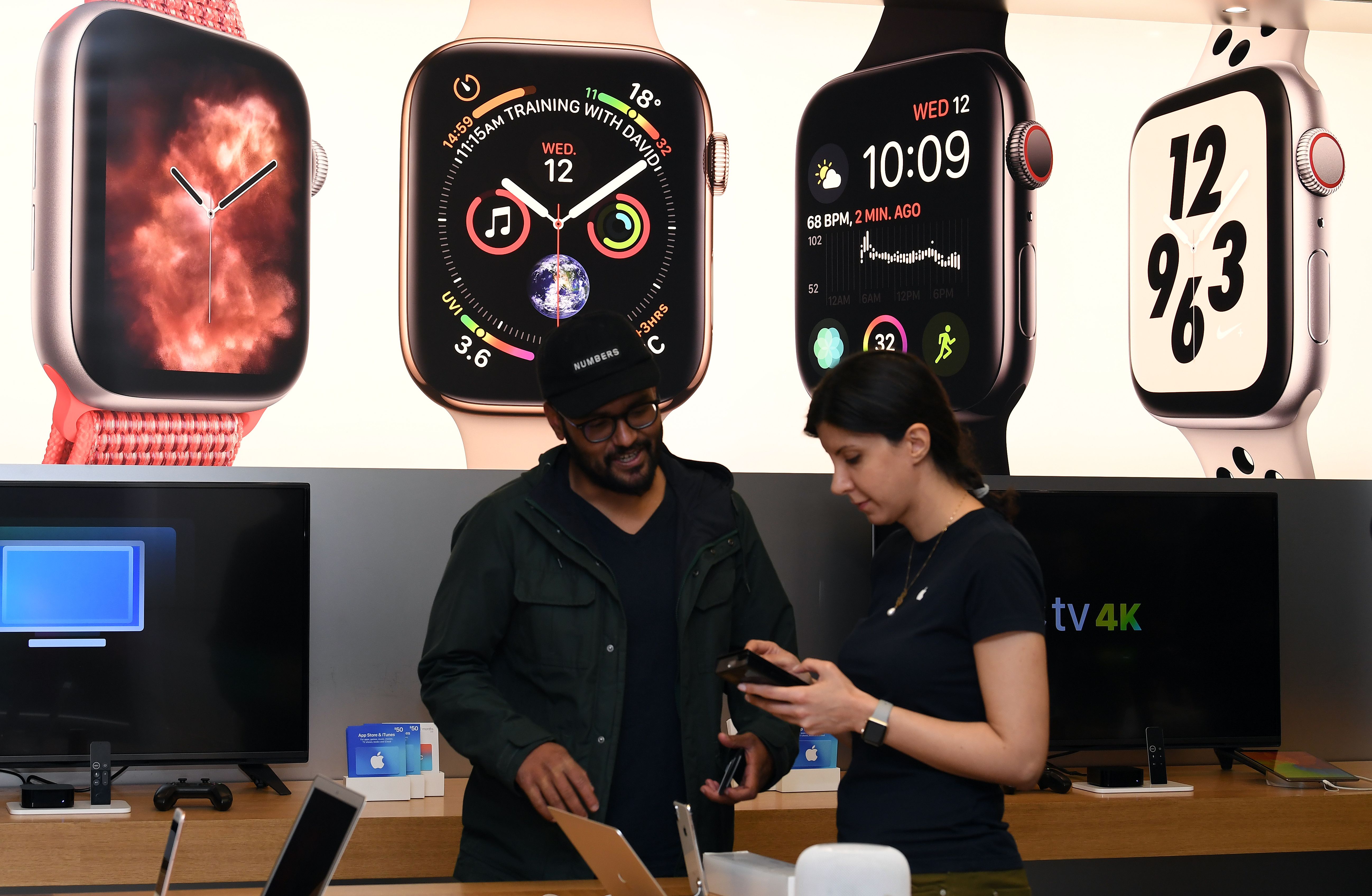 蘋果將提供Apple Watch等硬件設備，讓UCLA分析參加者的活動數據。（法新社資料圖片）