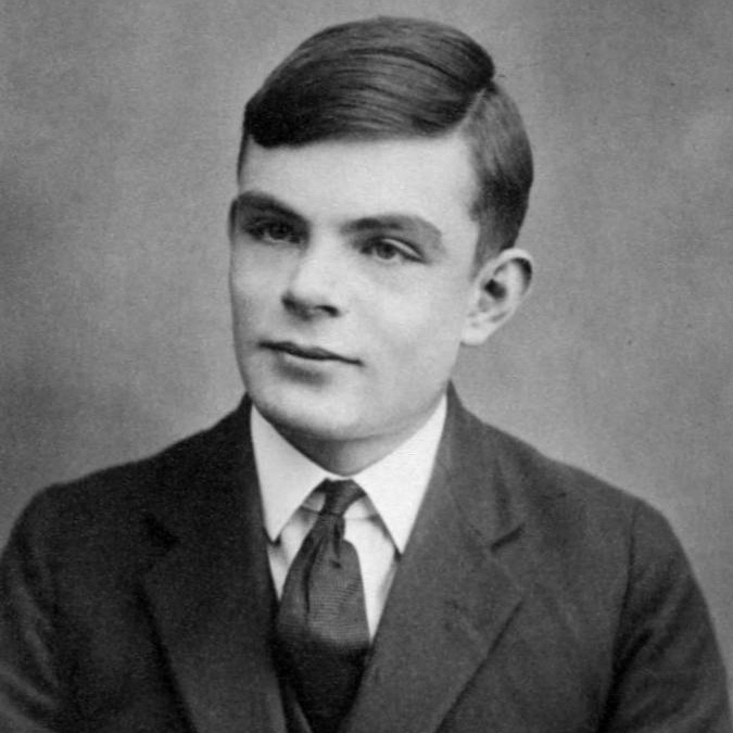 圖靈（Alan Turing）是對機器智能做出深刻思考的重要人物，曾提出影響極深遠的「圖靈測試」。（維基百科圖片）