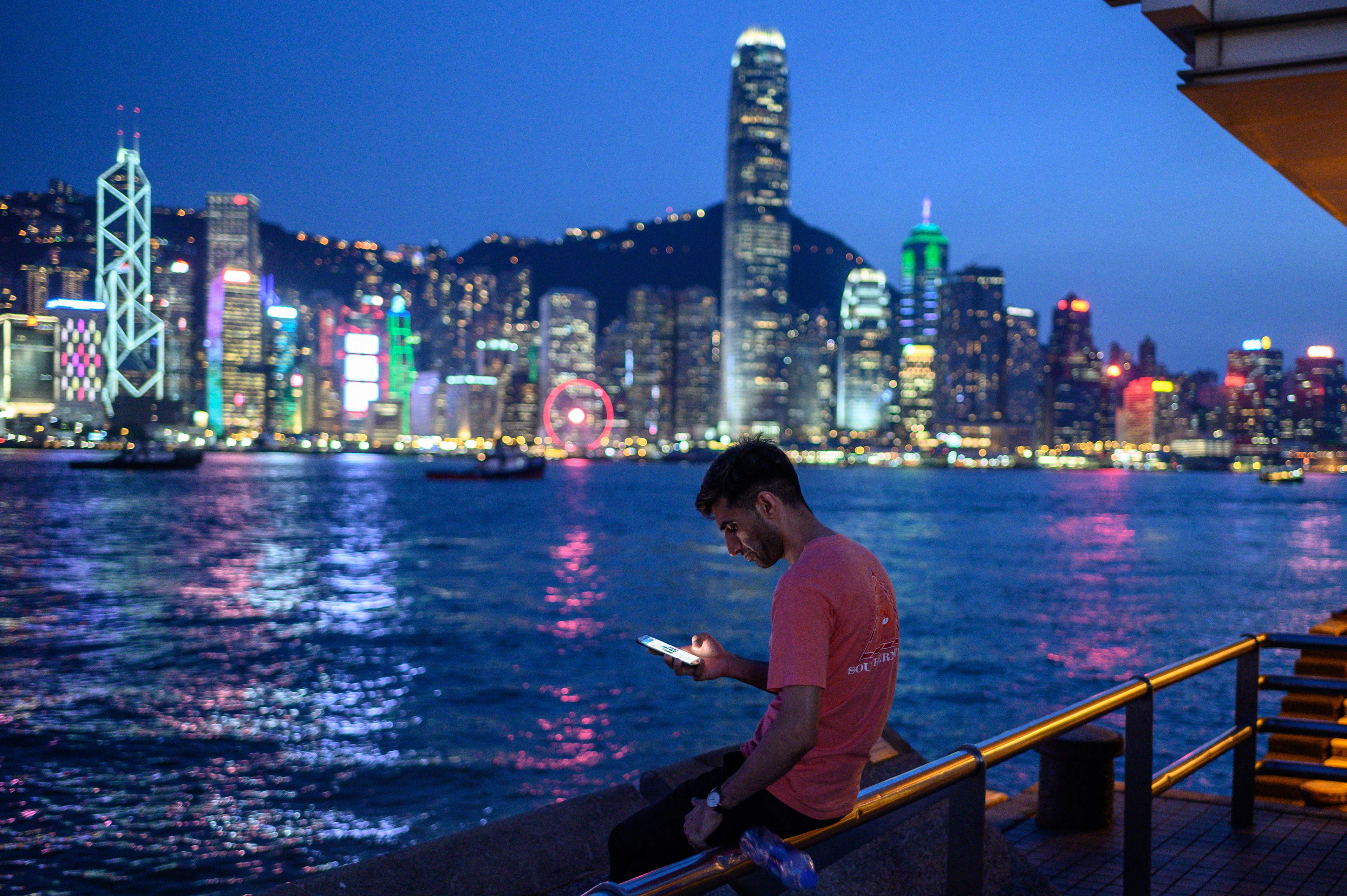 美國早前已否決太平洋海底光纖電纜直通香港，事件動搖香港作為亞太數據中心樞紐的地位。（法新社資料圖片）